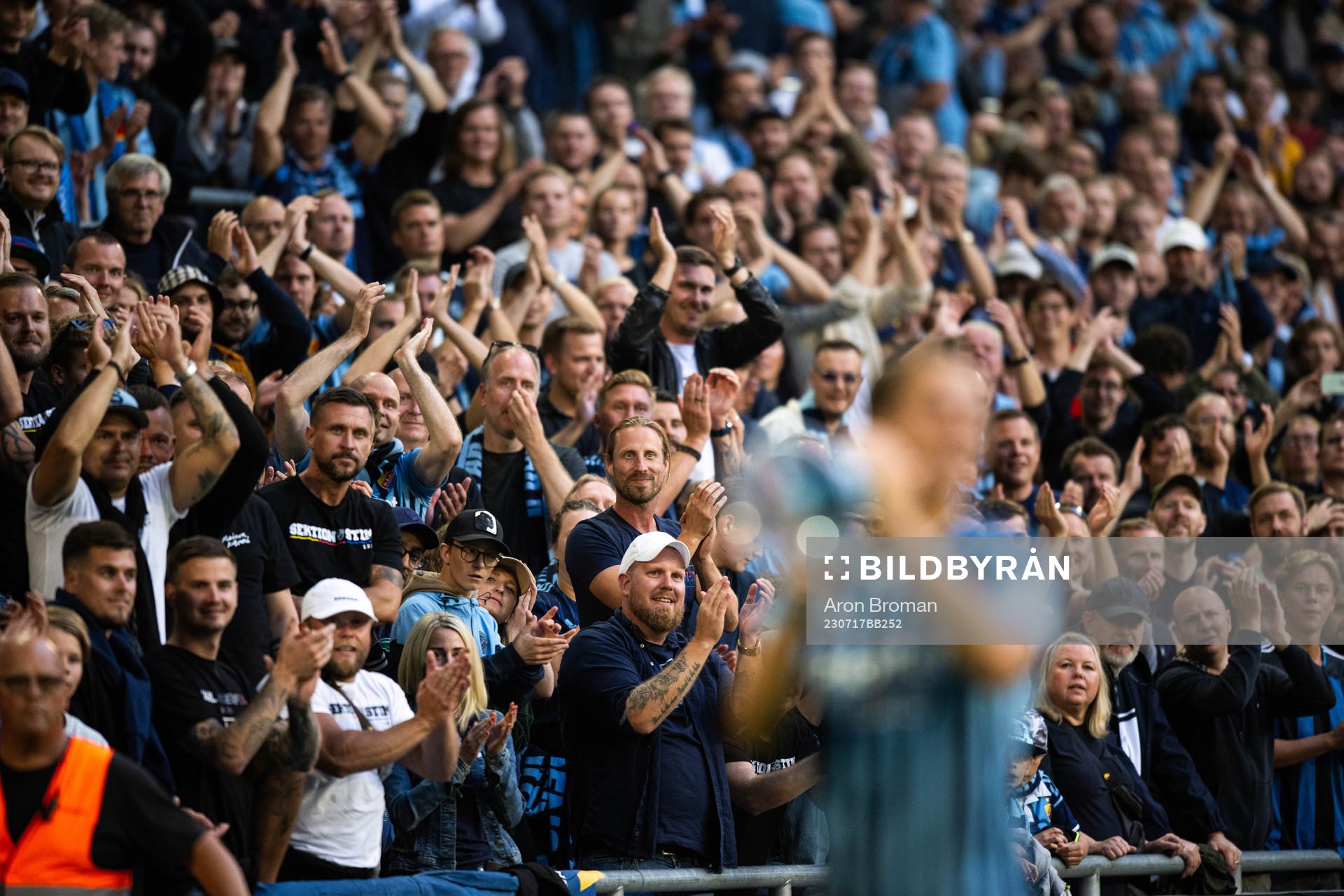 Djurgårdens supportrar jublar