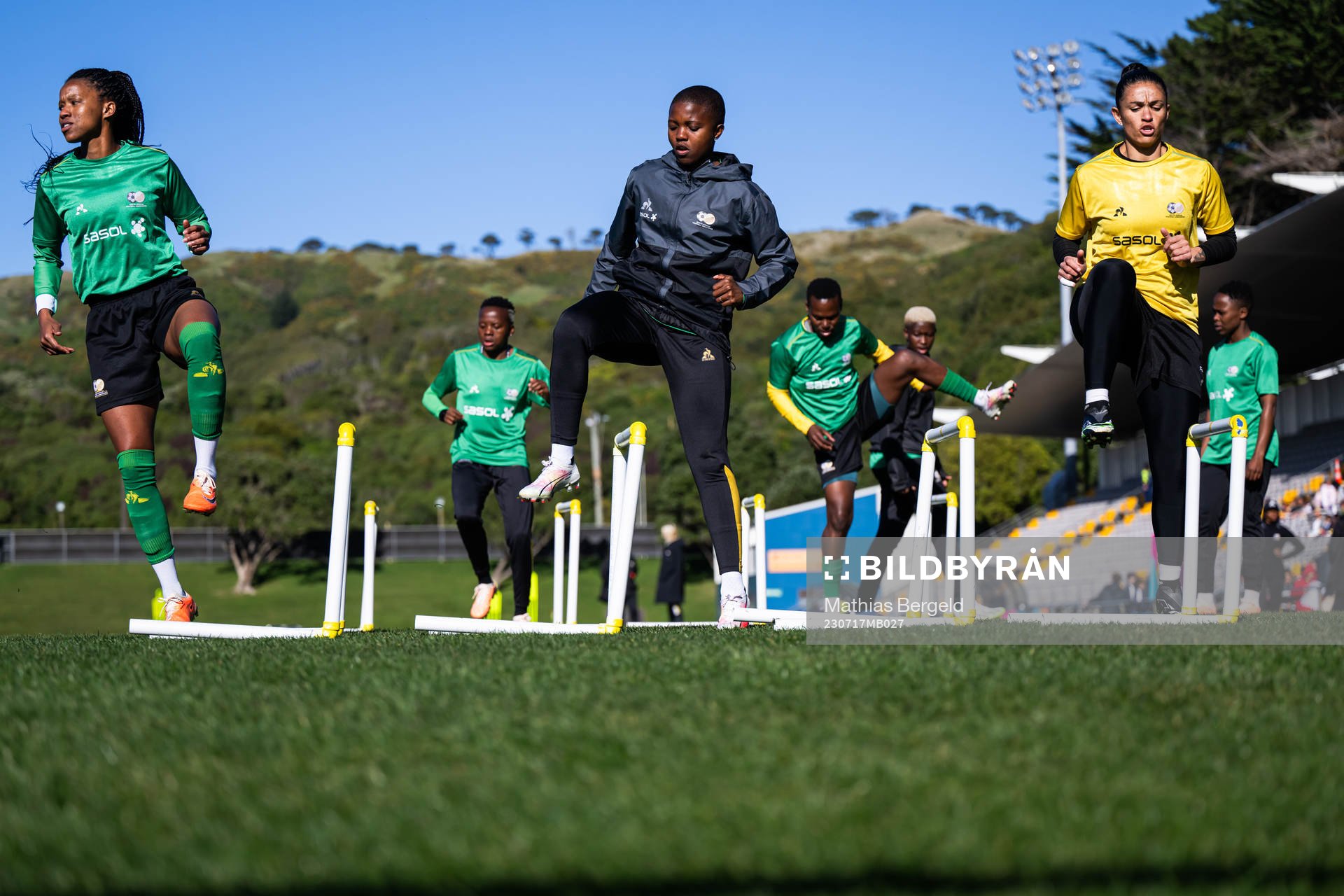 Refiloe Jane (middle) of the South African women's national