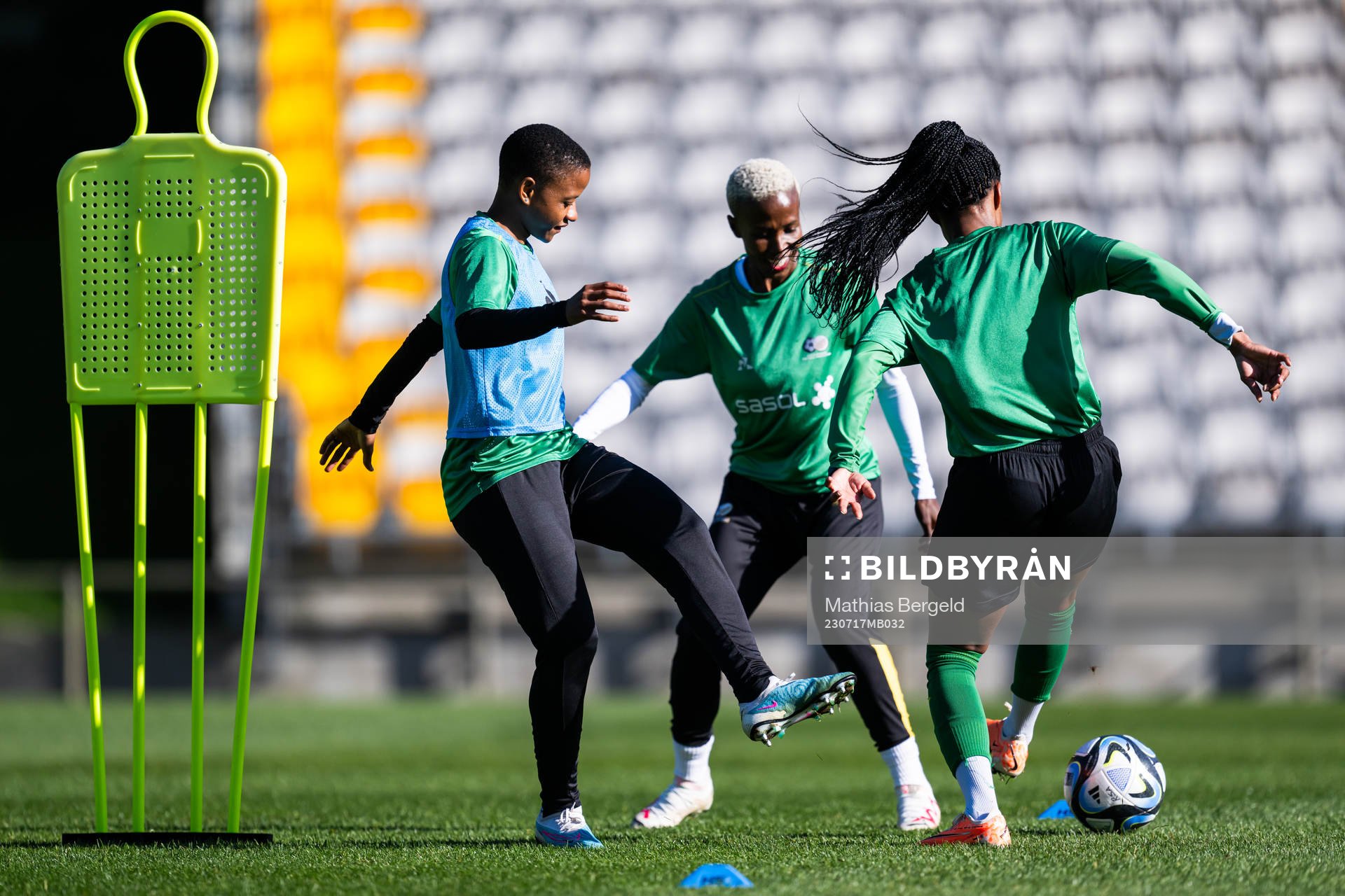 Refiloe Jane (left) of the South African women's national