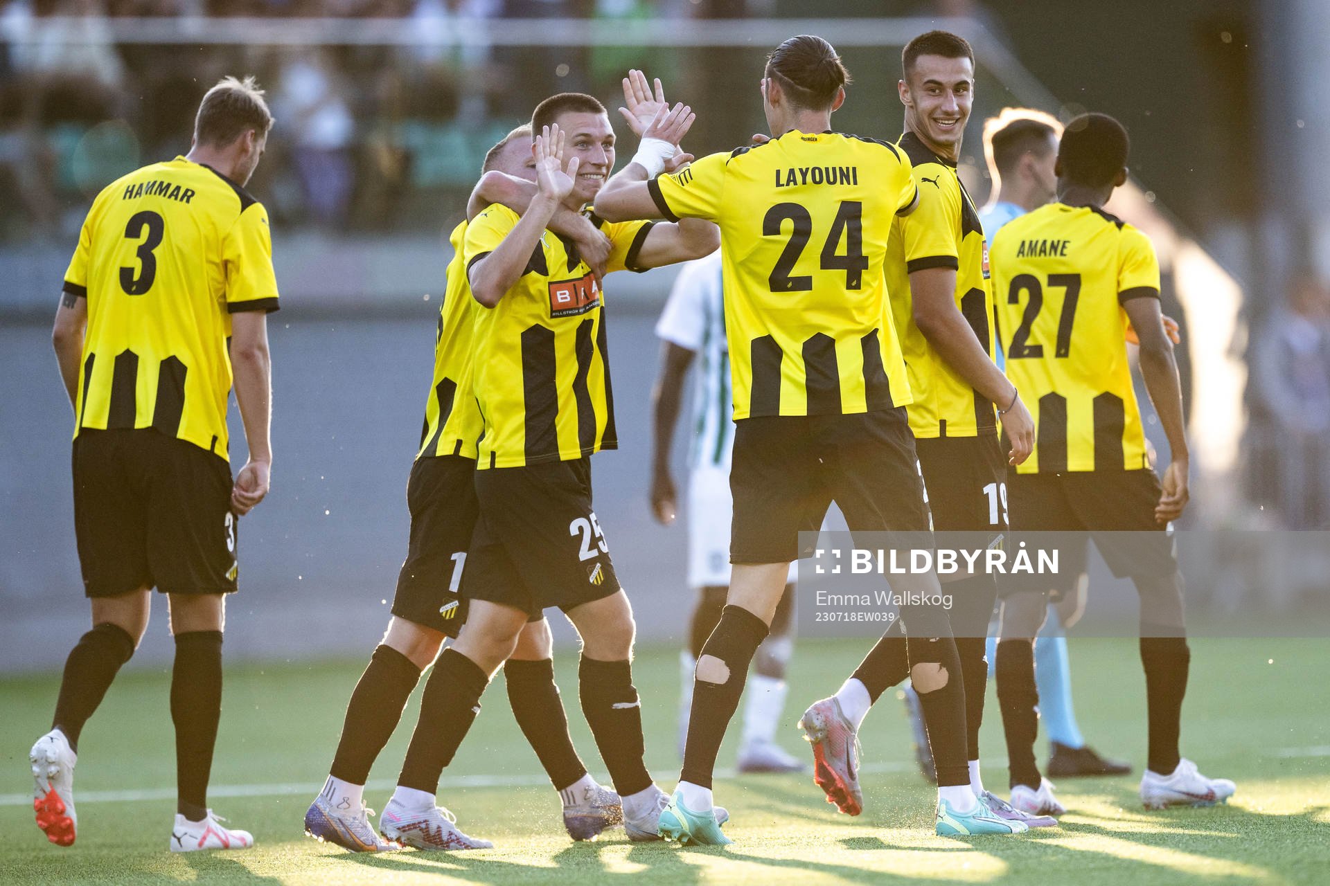 Srdjan Hrstic of Häcken celebrates with team