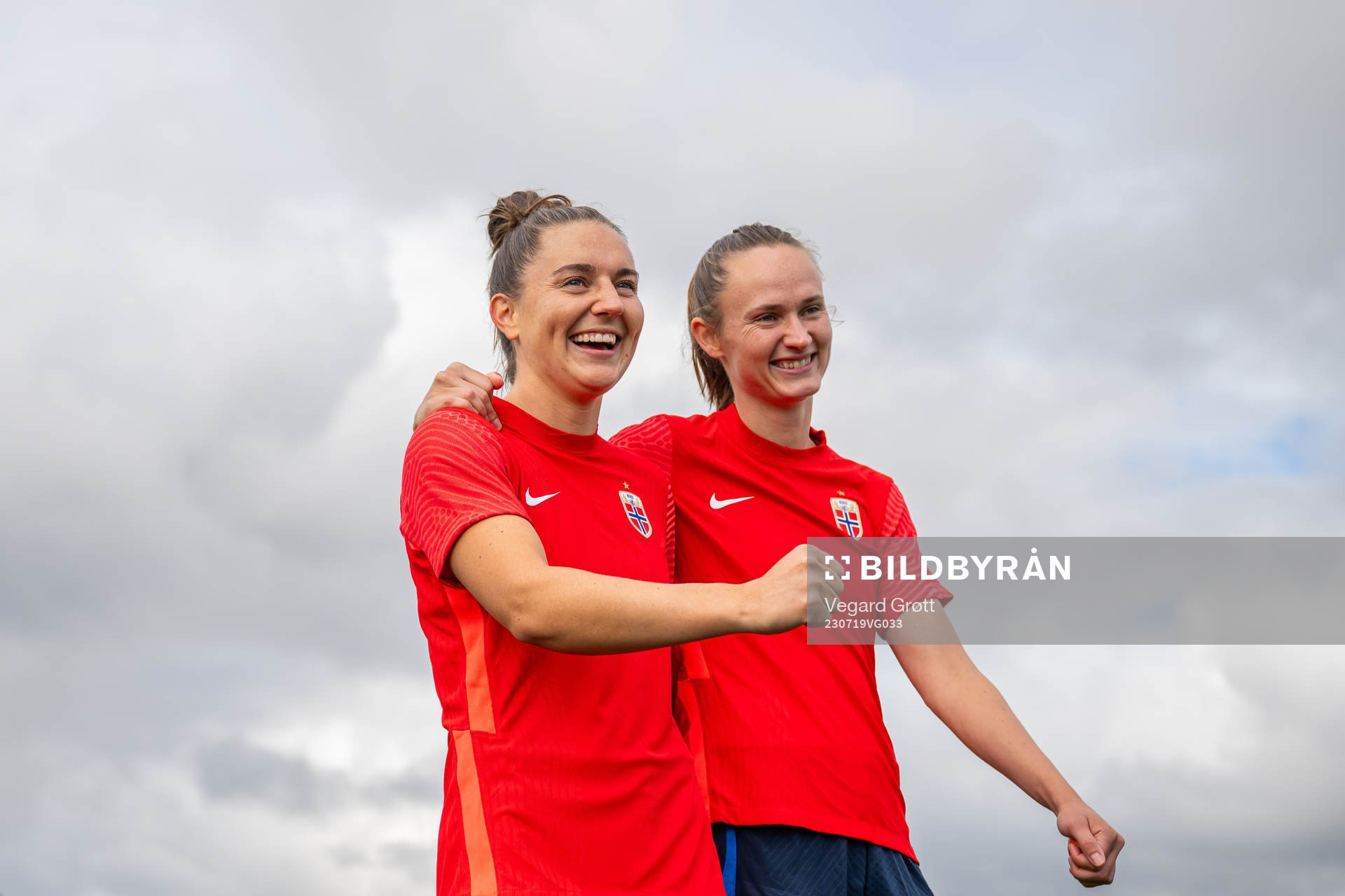 Vilde Bøe Risa and Caroline Graham Hansen of the Norwegian