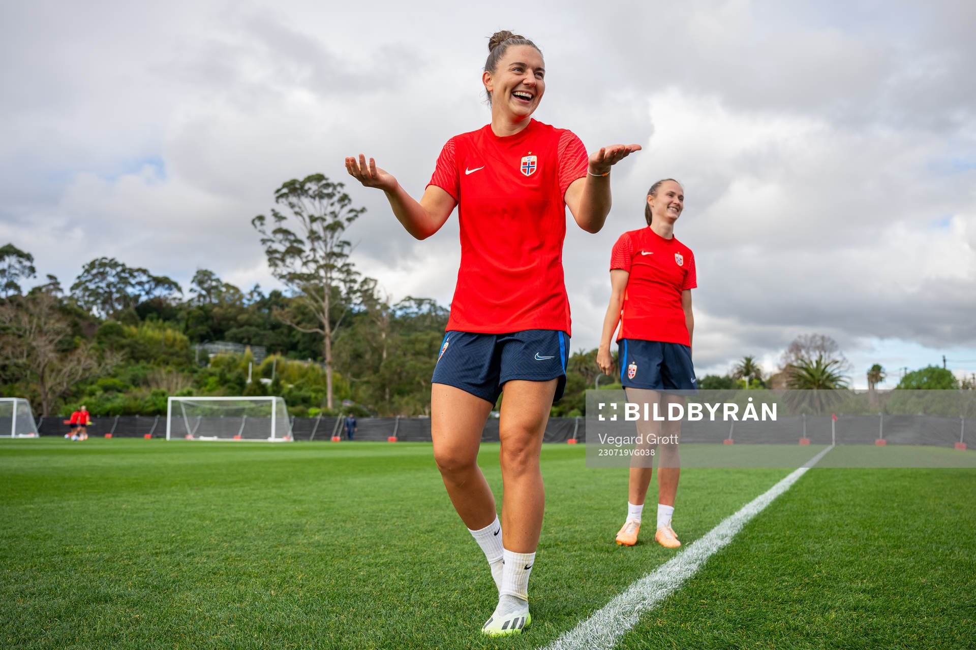 Vilde Bøe Risa and Caroline Graham Hansen of the Norwegian