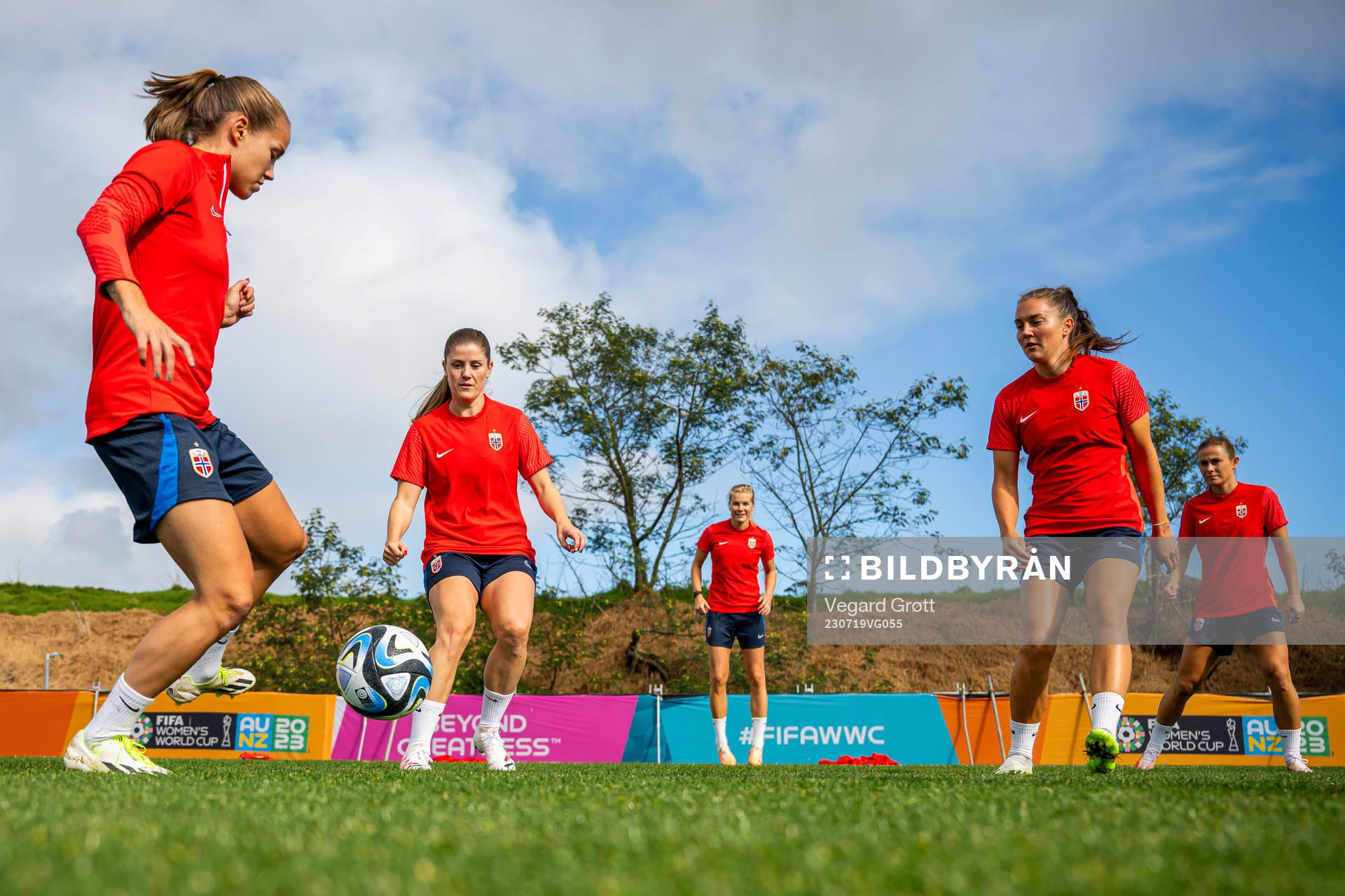 Guro Reiten, Maren Mjelde and Vilde Bøe Risa of the