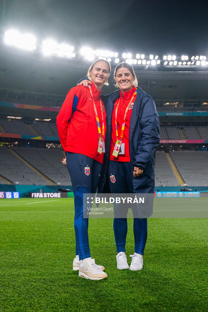 Caroline Graham Hansen and Maren Mjelde of the Norwegian