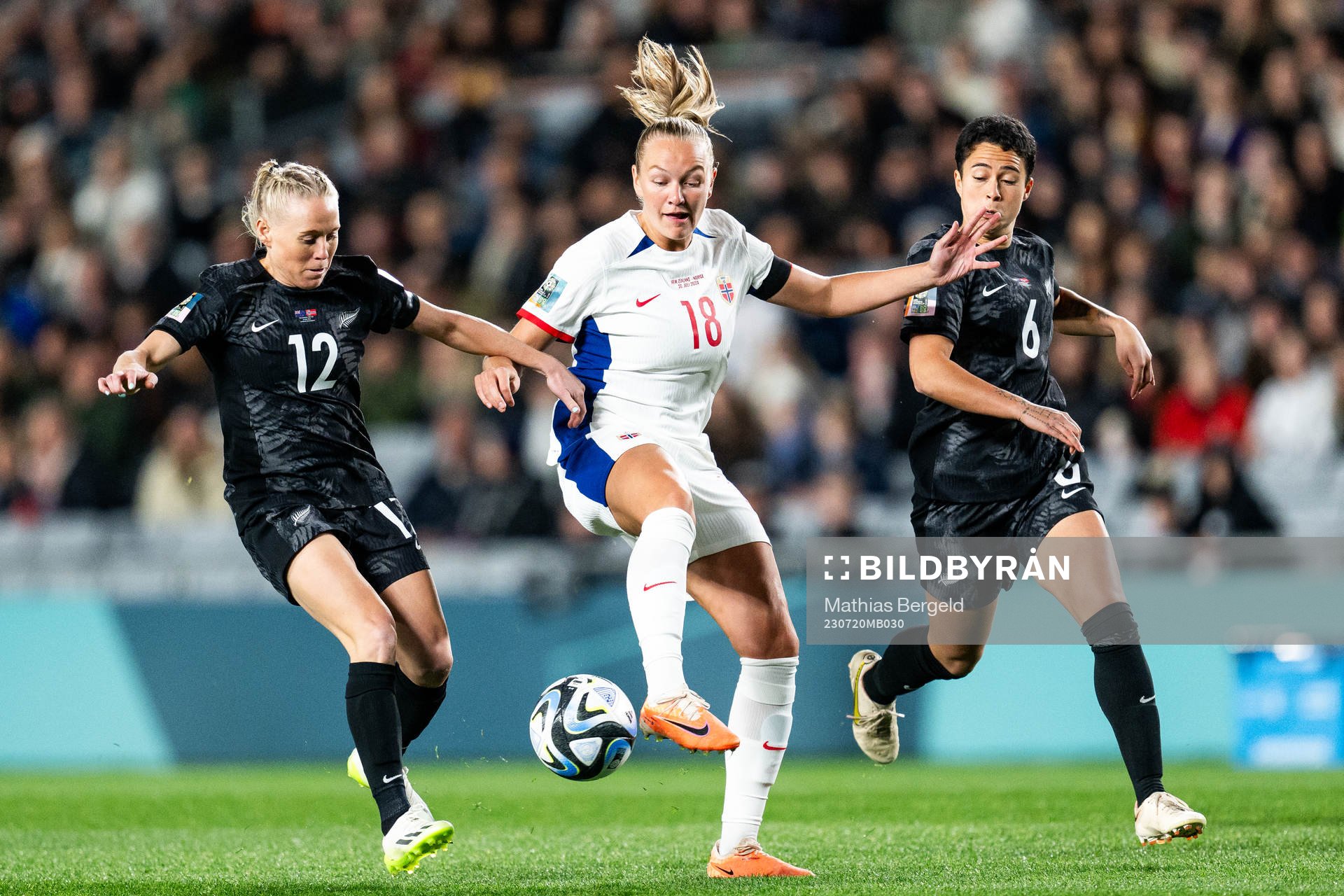 Betsy Hassett and Malia Steinmetz of New Zealand against