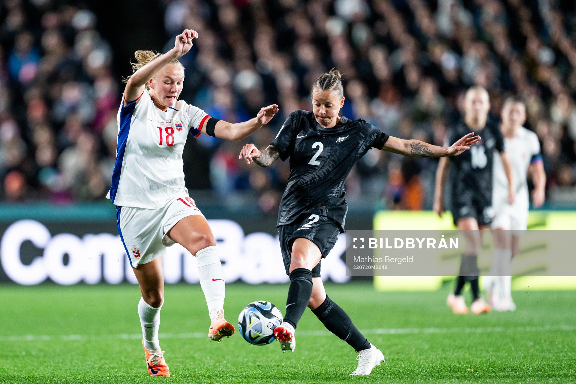 Frida Maanum of Norway and Ria Percival of New Zealand
