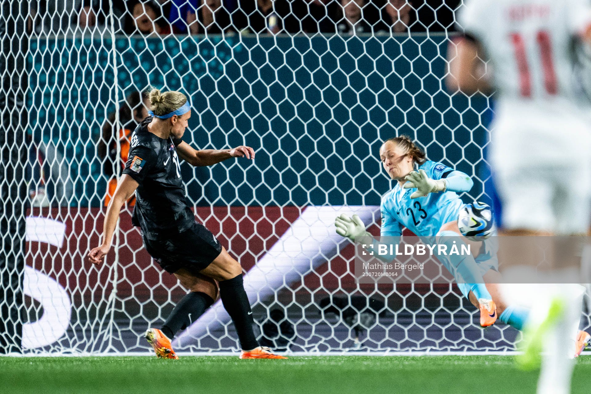 Hannah Wilkinson of New Zealand scores 1-0 behind