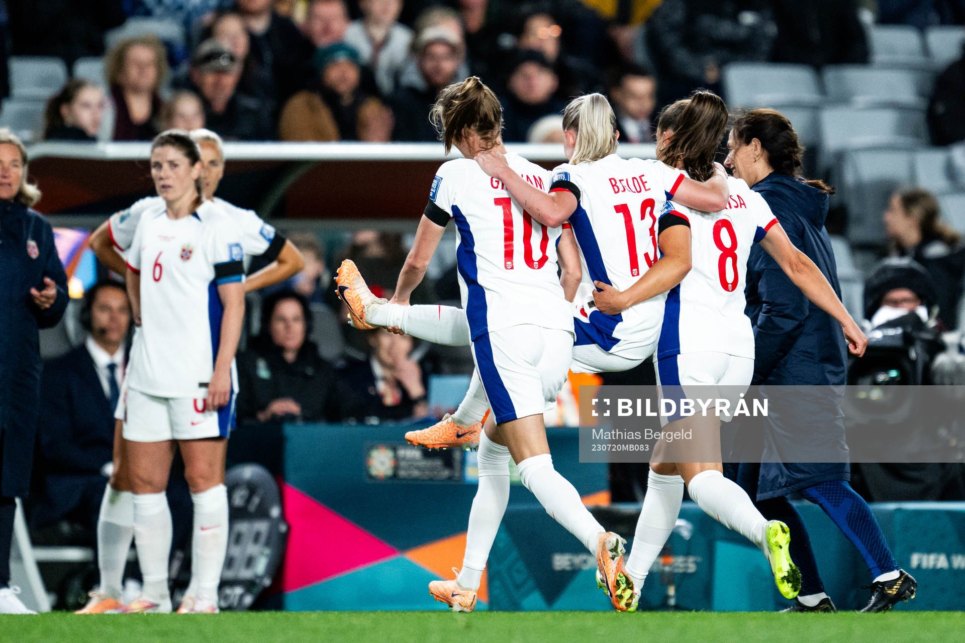 Caroline Graham Hansen and Vilde Bøe Risa help Thea Bjelde