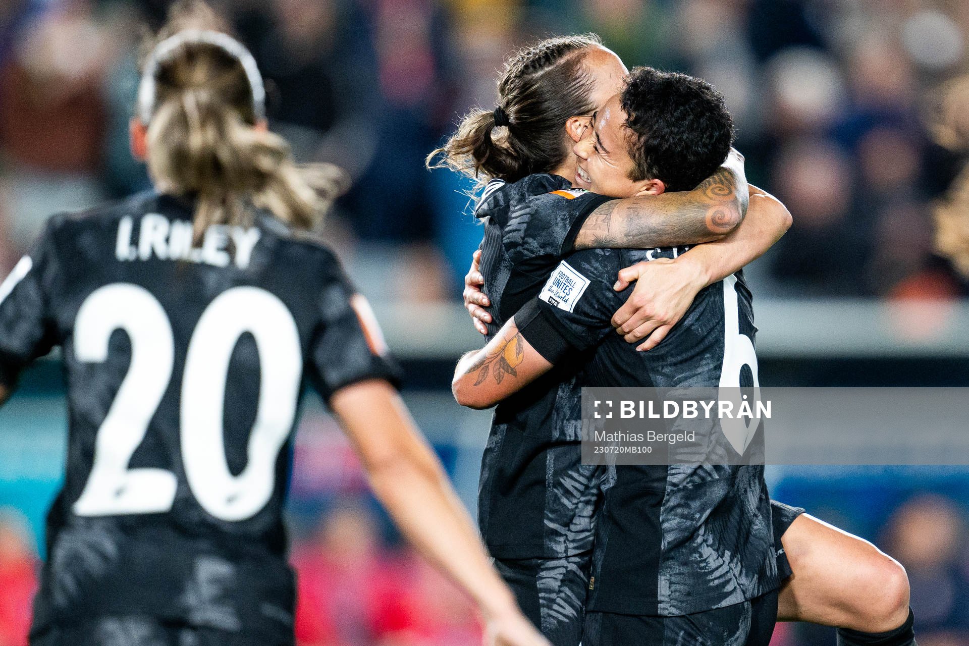 Ria Percival and Malia Steinmetz of New Zealand celebrate