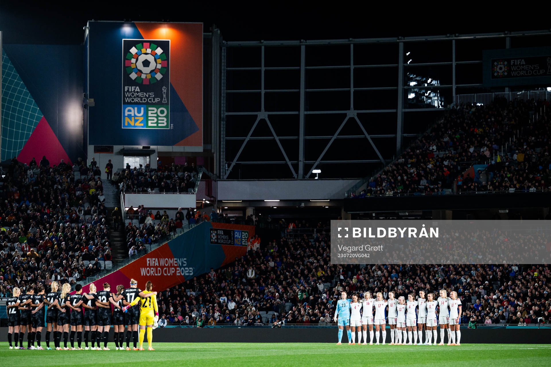 Players of of New Zealand and Norway