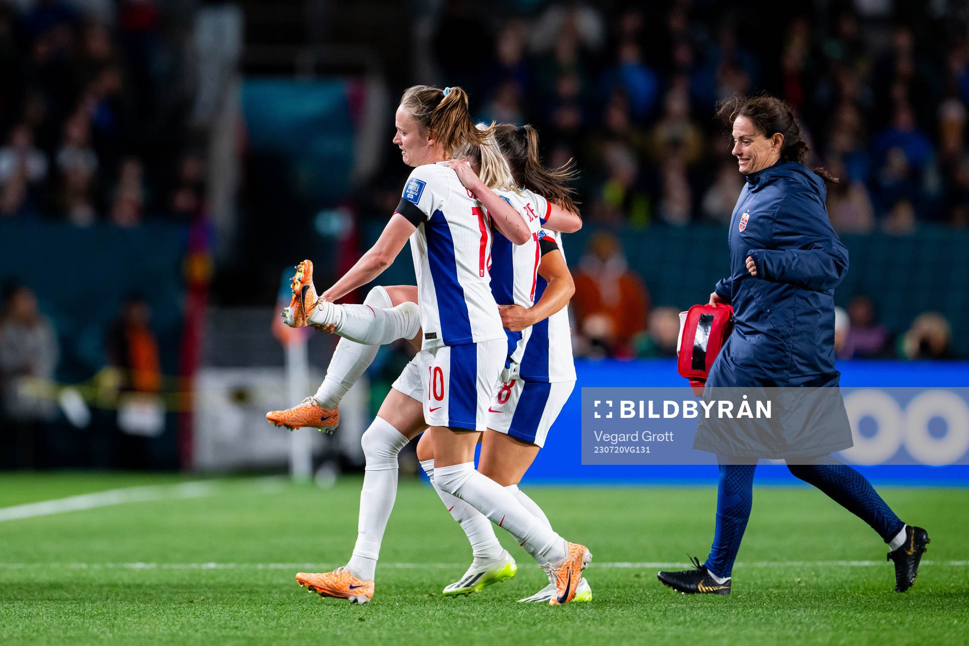 Caroline Graham Hansen, Thea Bjelde and physio Margareta