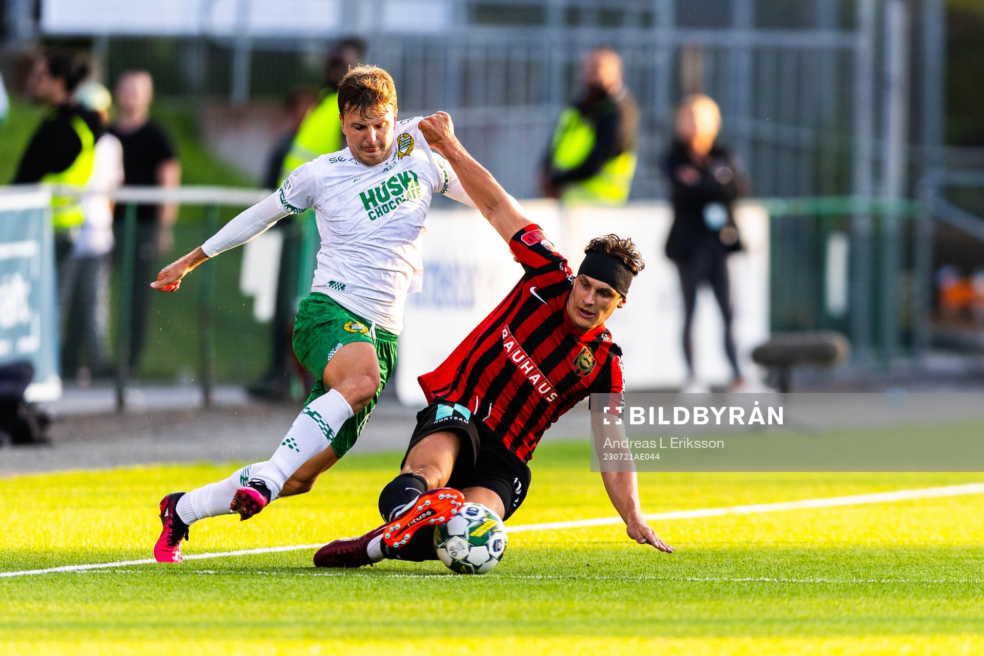 Hammarbys Joel Nilsson och Brommapojkarnas Kevin Ackermann
