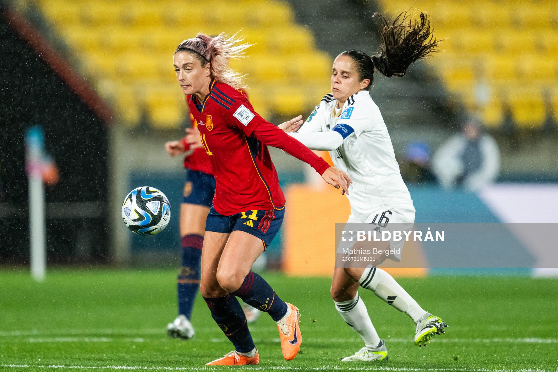 Alexia Putellas of Spain and Katherine Alvarado of Costa