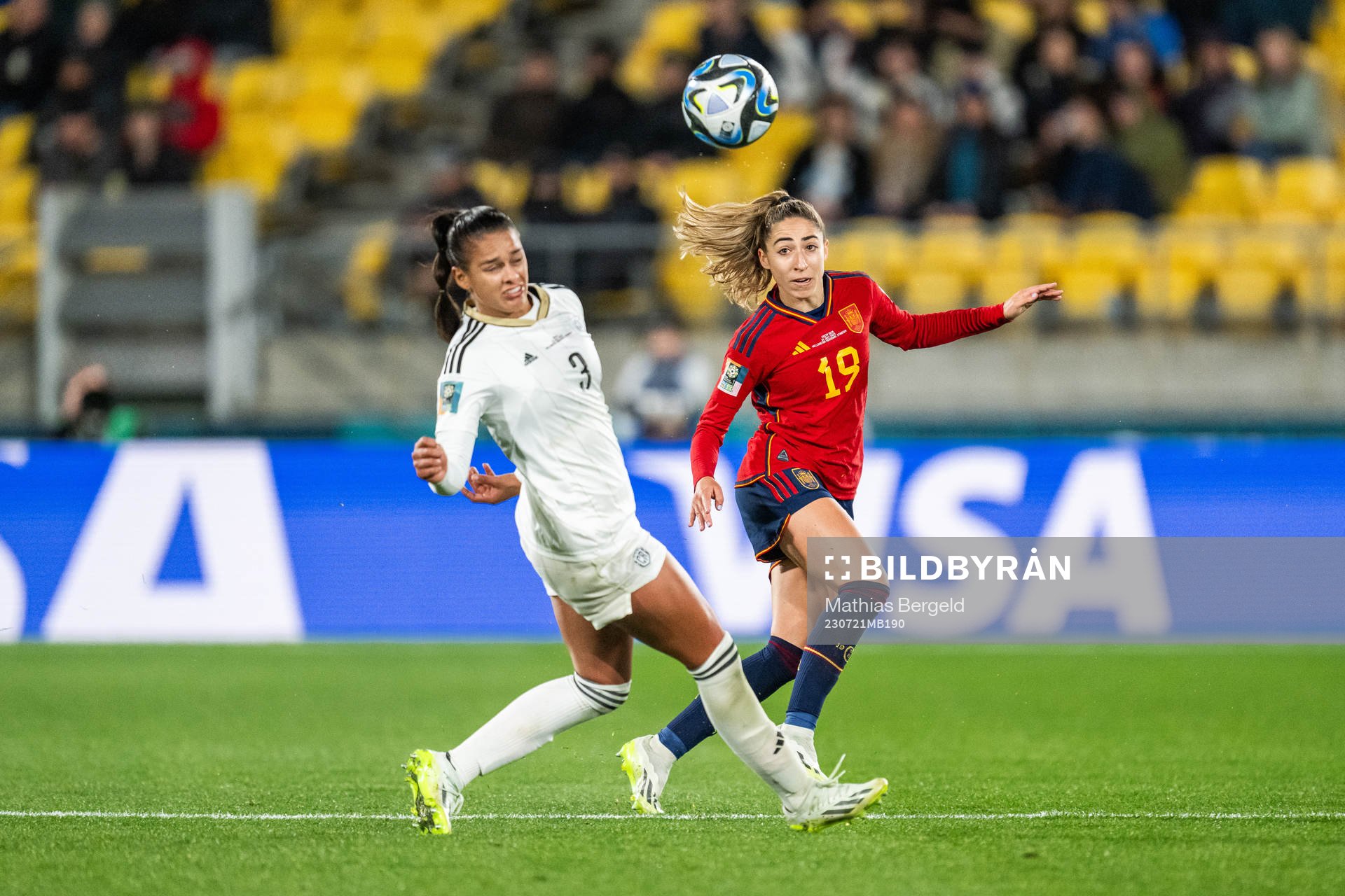 Maria Paula Coto of Costa Rica and Olga Carmona of Spain