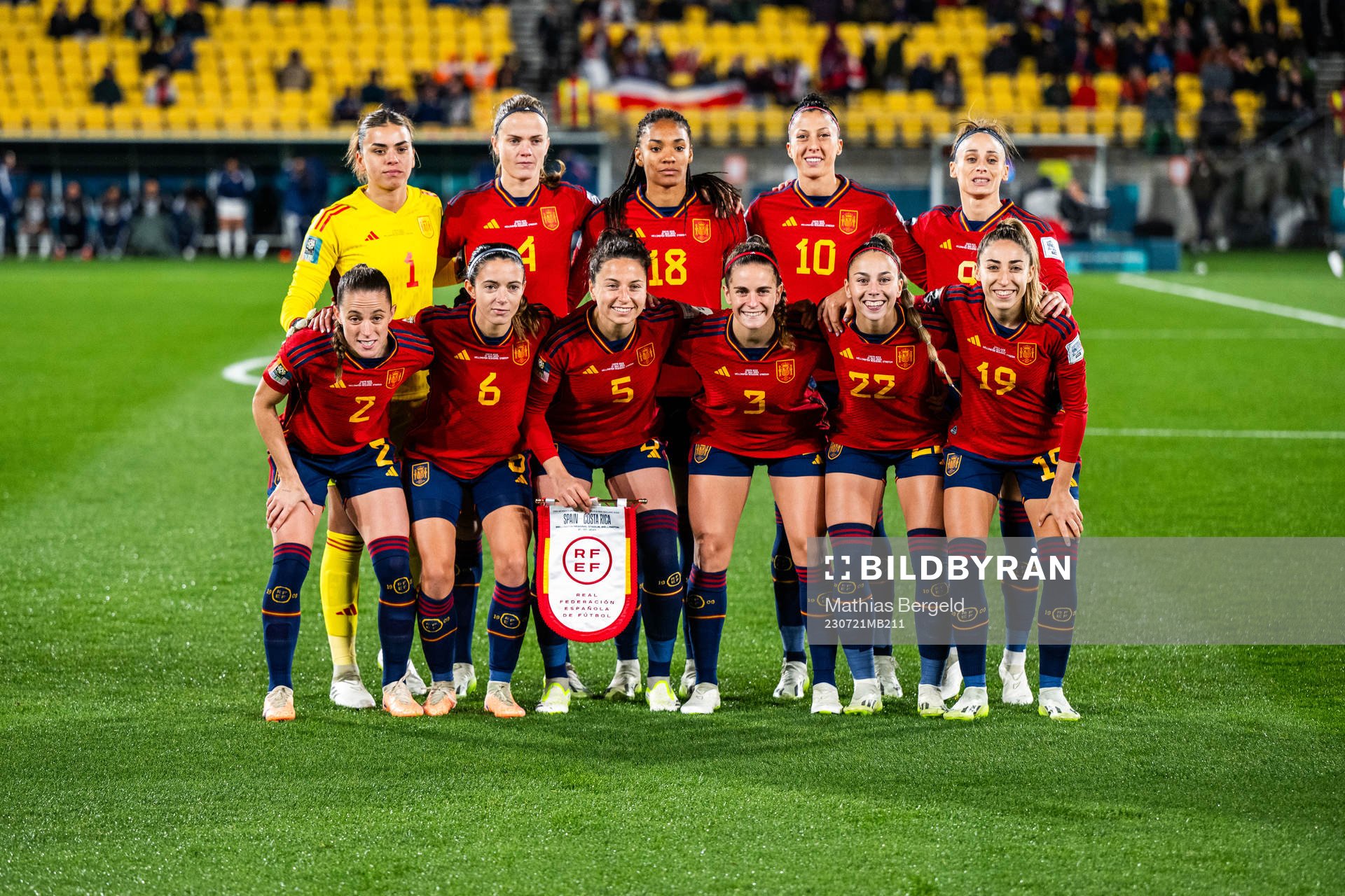 The starting eleven of Spain pose for a photo