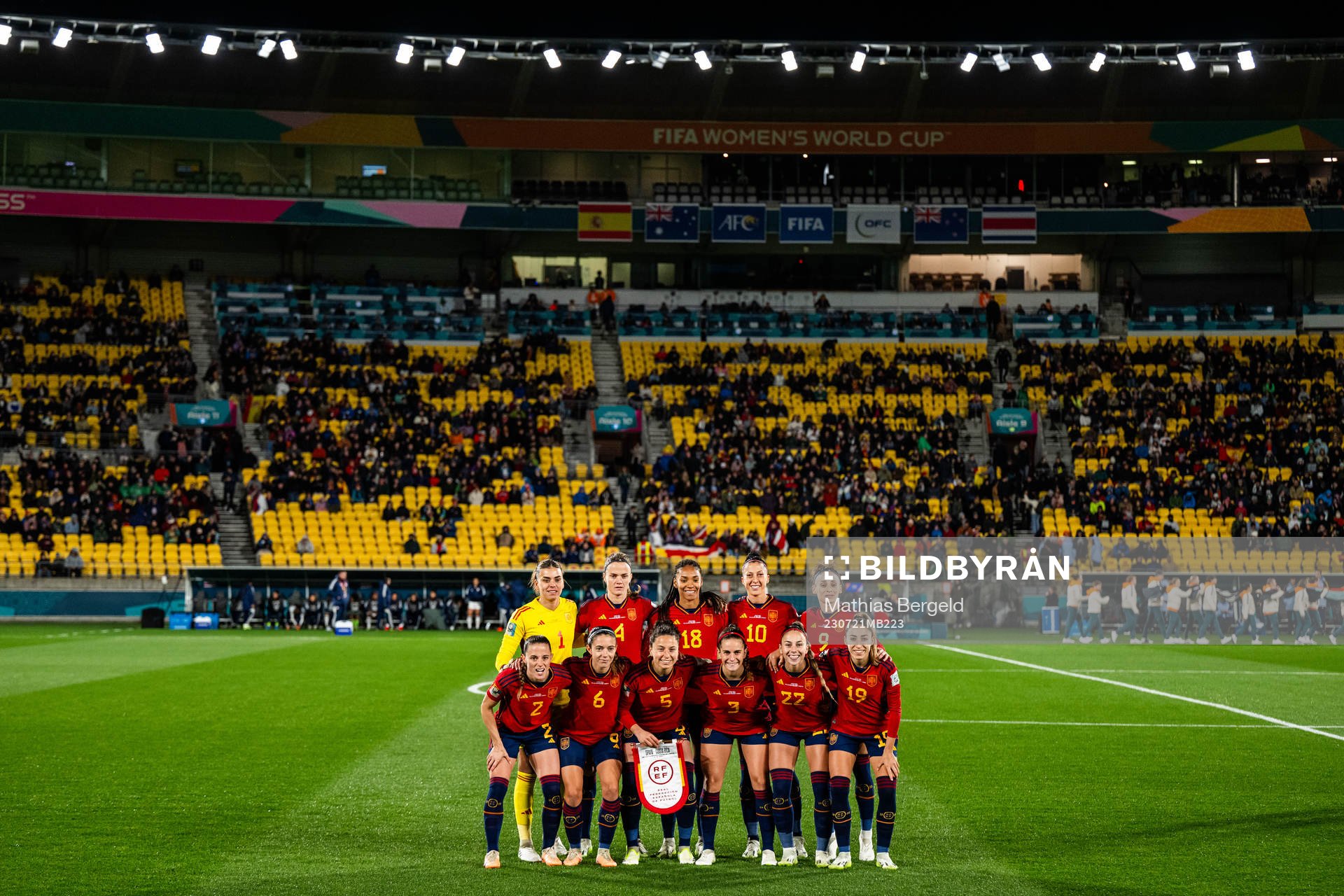 The starting eleven of Spain pose for a photo
