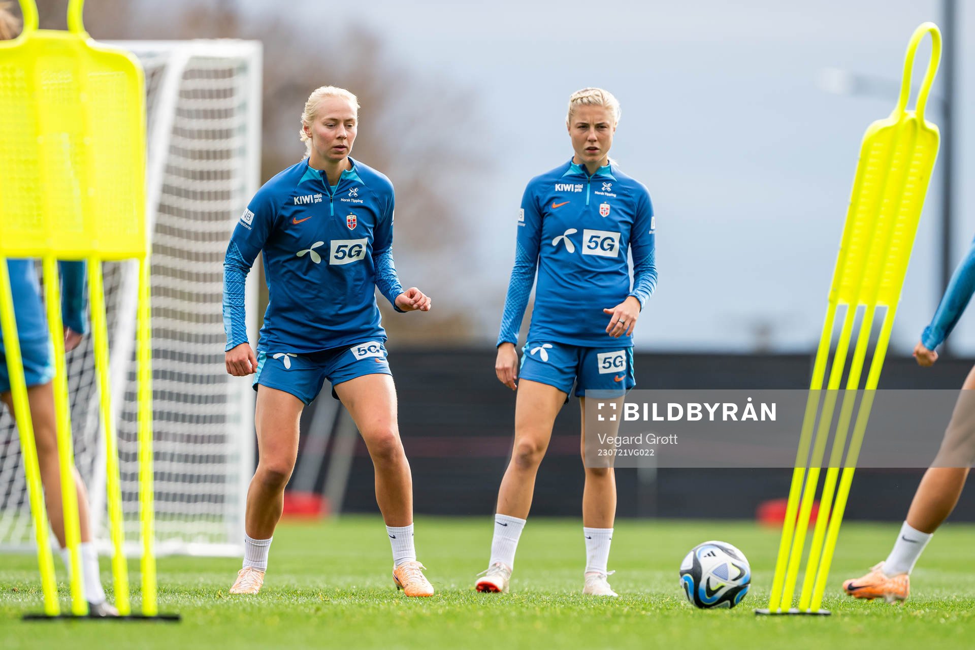 Sara Hørte and Sophie Román Haug of the Norwegian