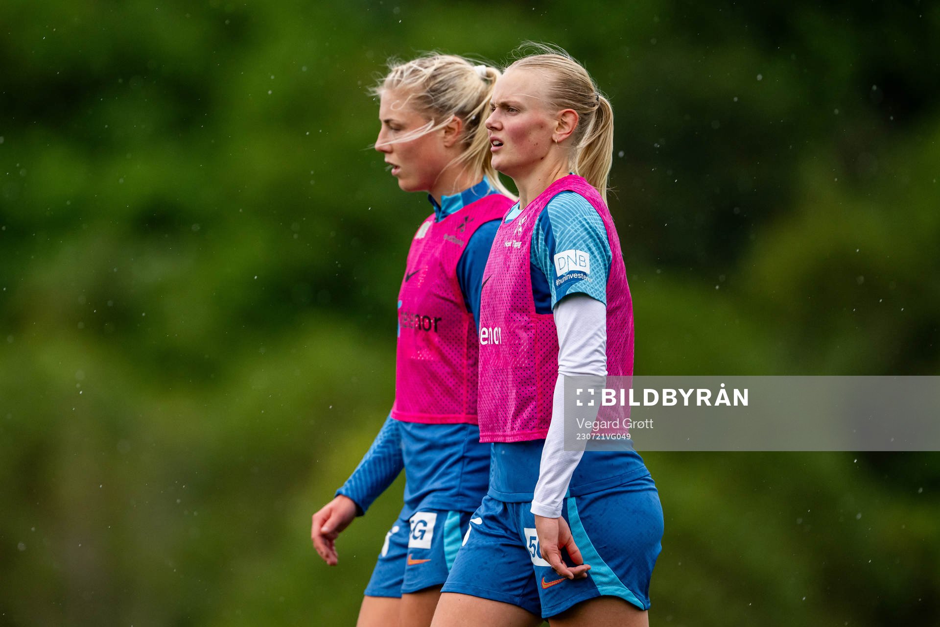 Sophie Román Haug and Karina Sævik of the Norwegian