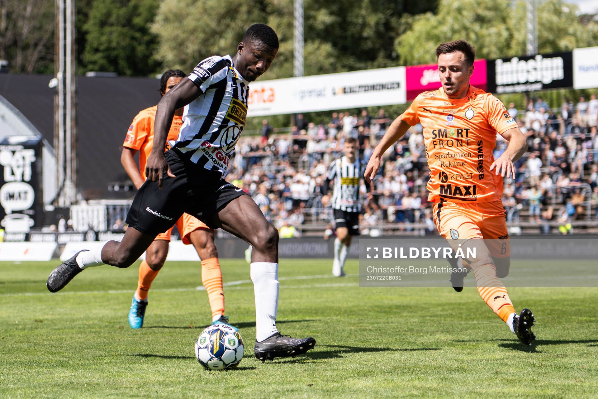 Landskronas Ousmane Diawara och AFC Eskilstunas Ryan