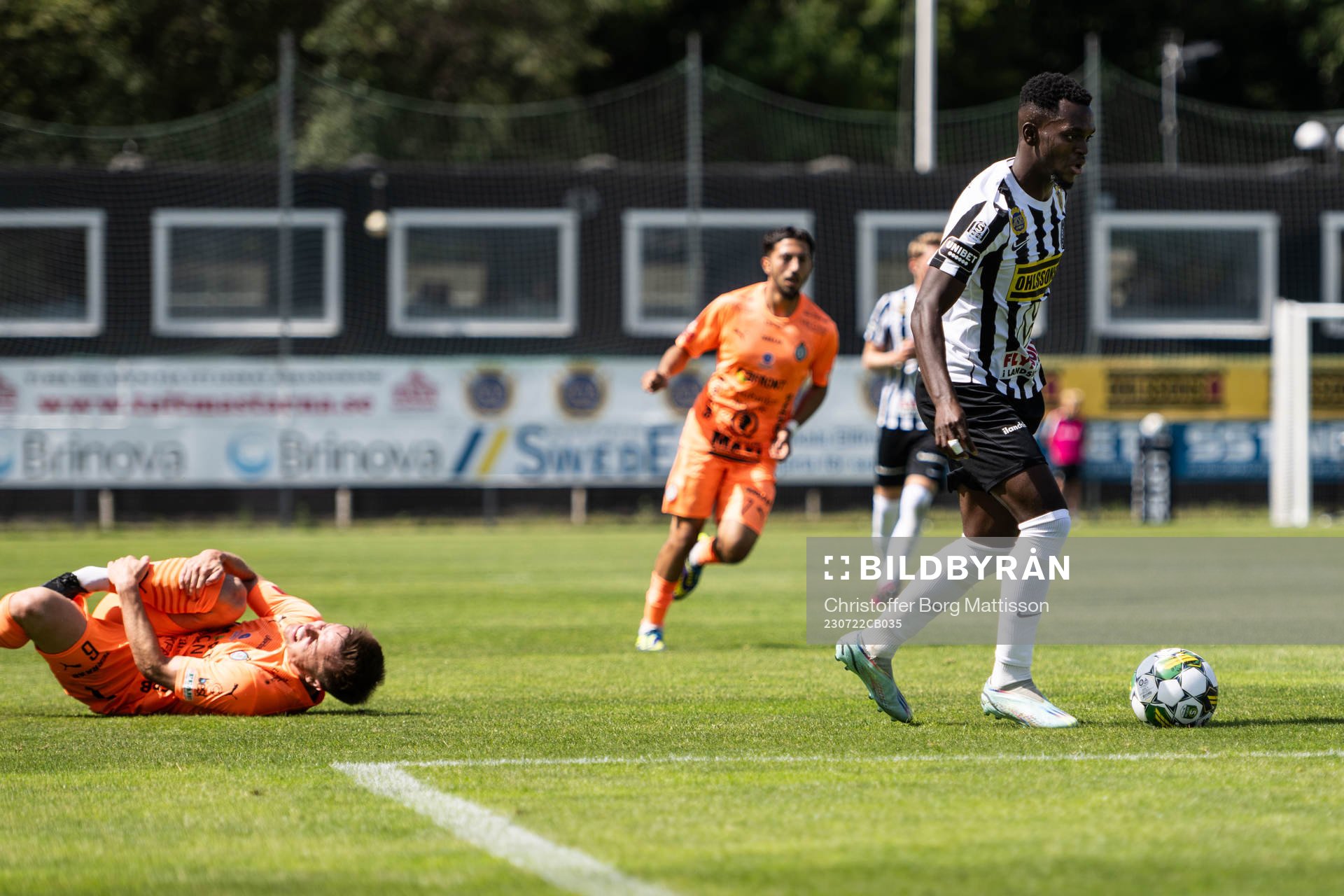 AFC Eskilstunas Ryan Williams och Landskronas Kofi Asare