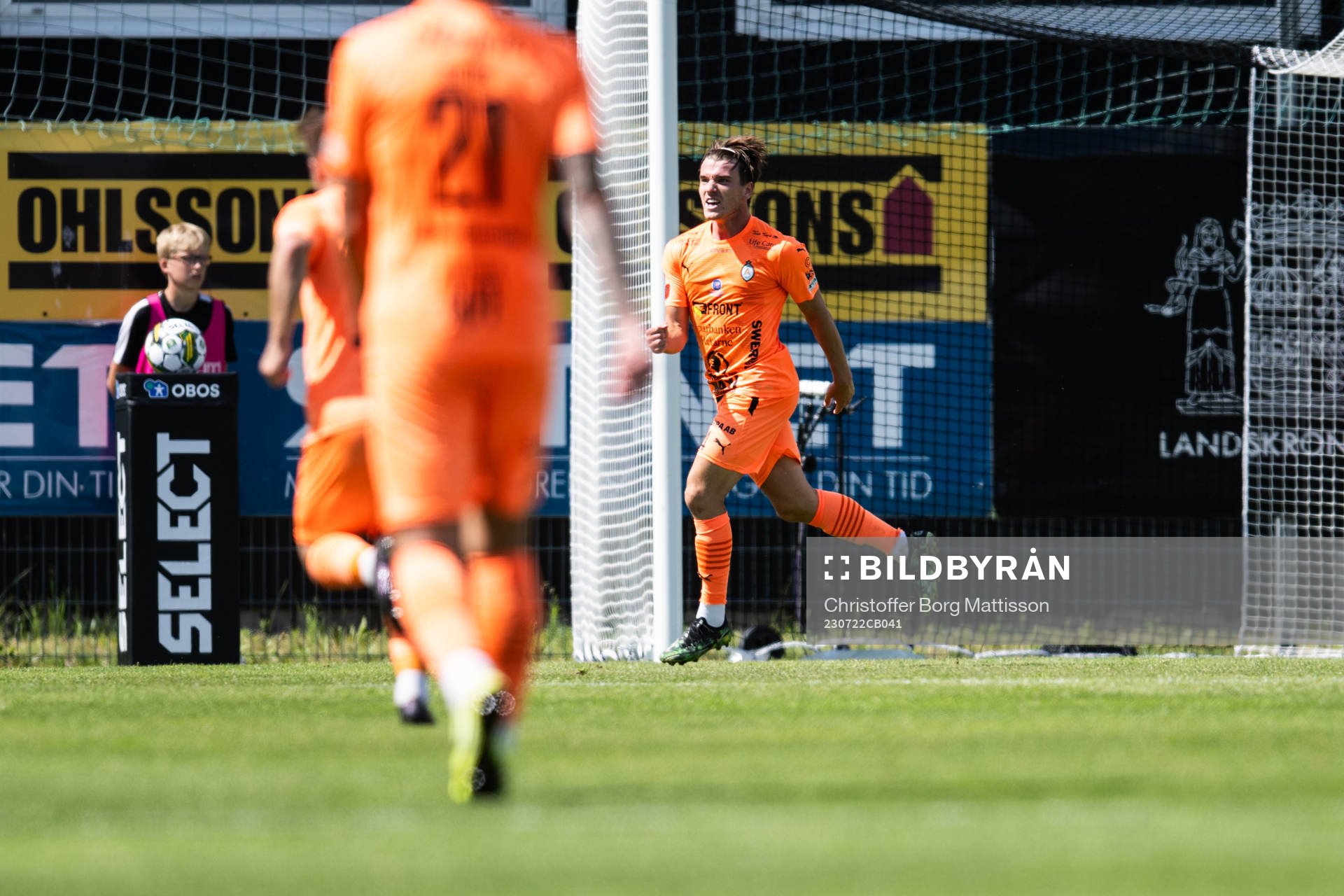 AFC Eskilstunas Oskar Lindberg jublar