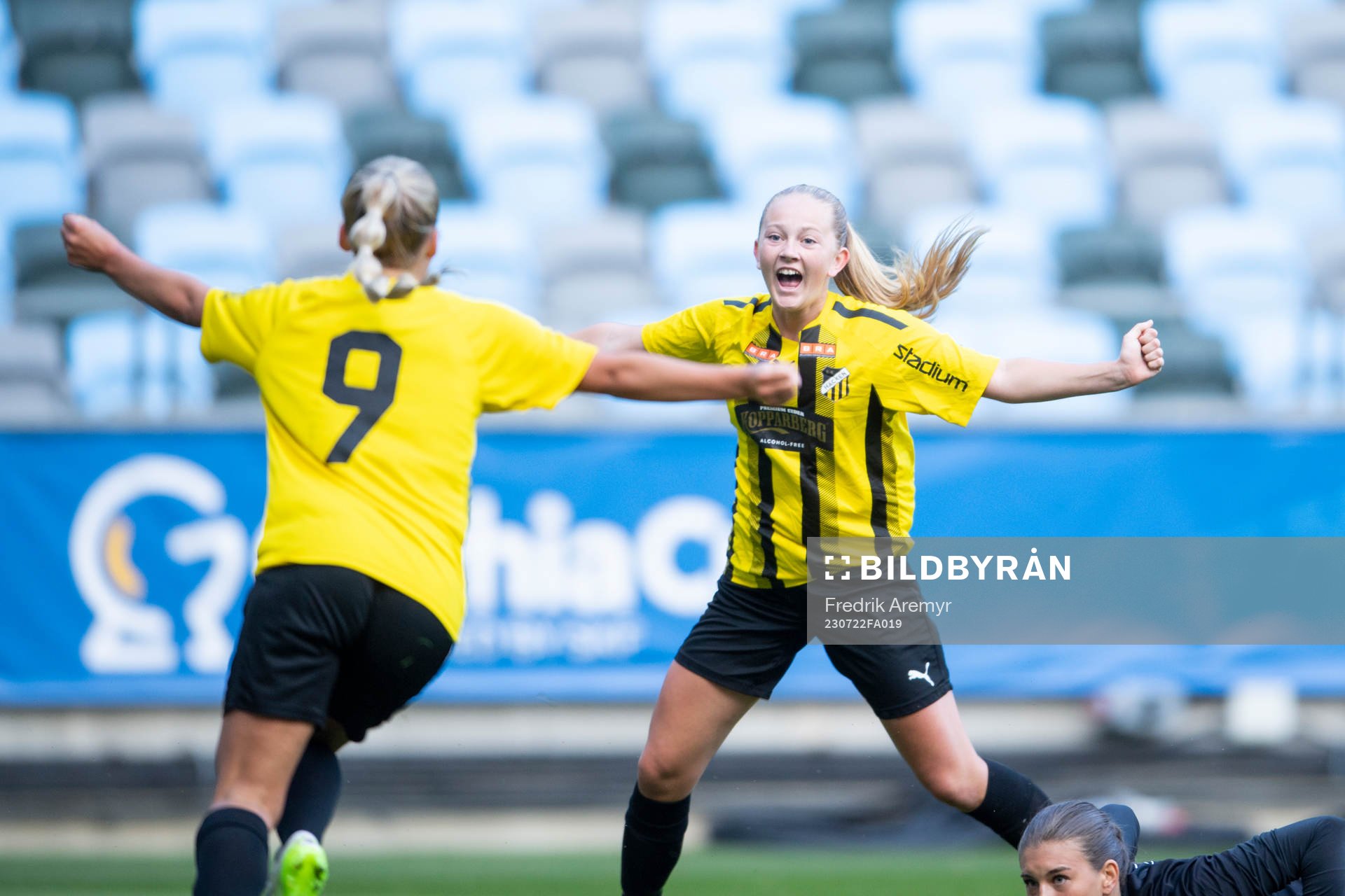 Häckens Louise Ryttinger jublar