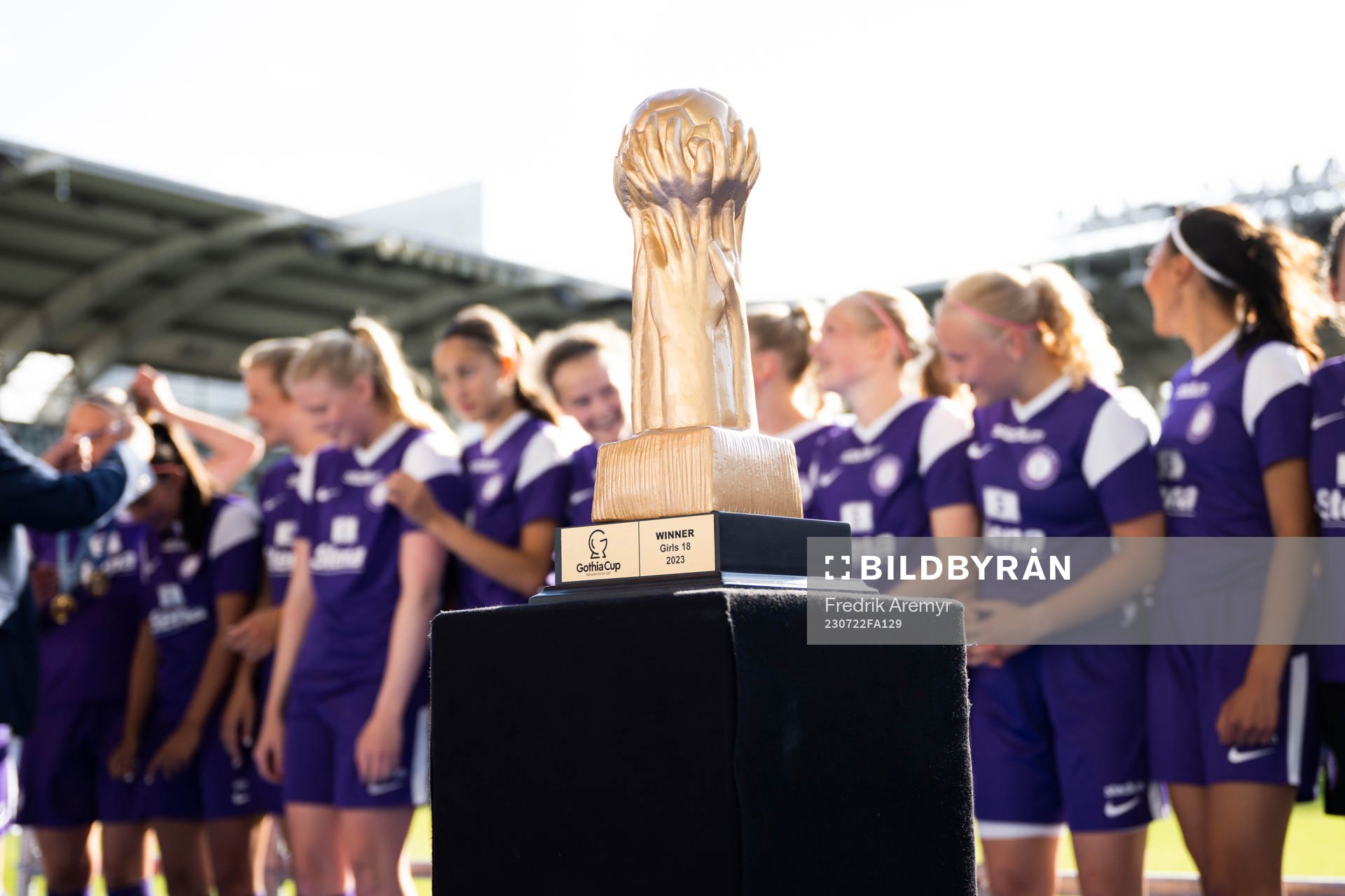 En pokal efter finalen i grupp G18 under Gothia Cup den 22 juli 2023 i Göteborg. 

