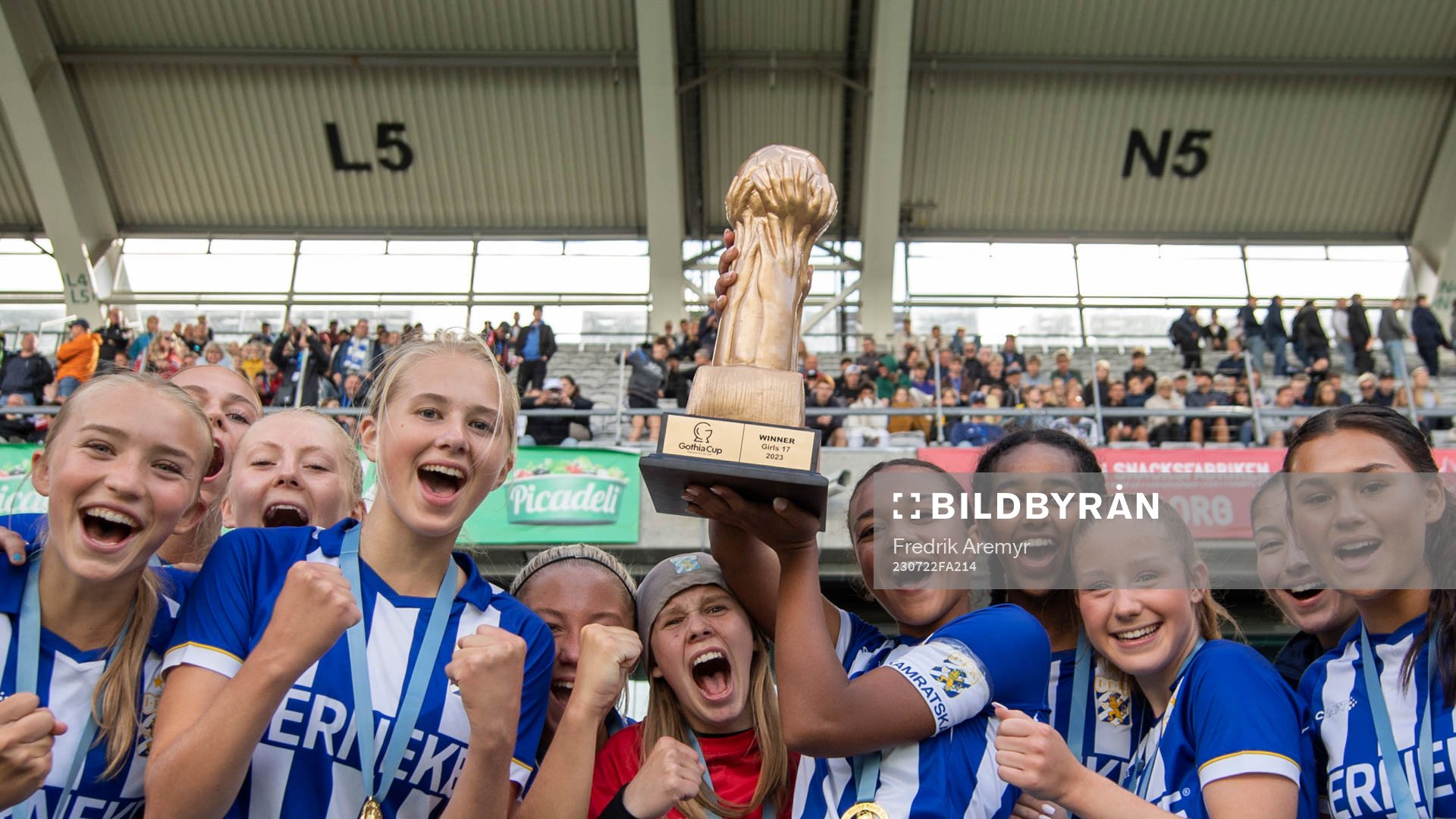 IFK Göteborgs spelare  jublar