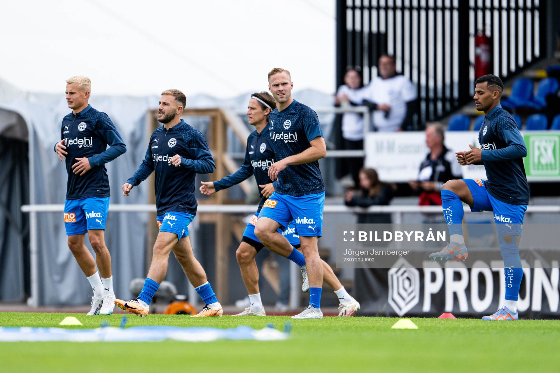Värnamos spelare värmer upp