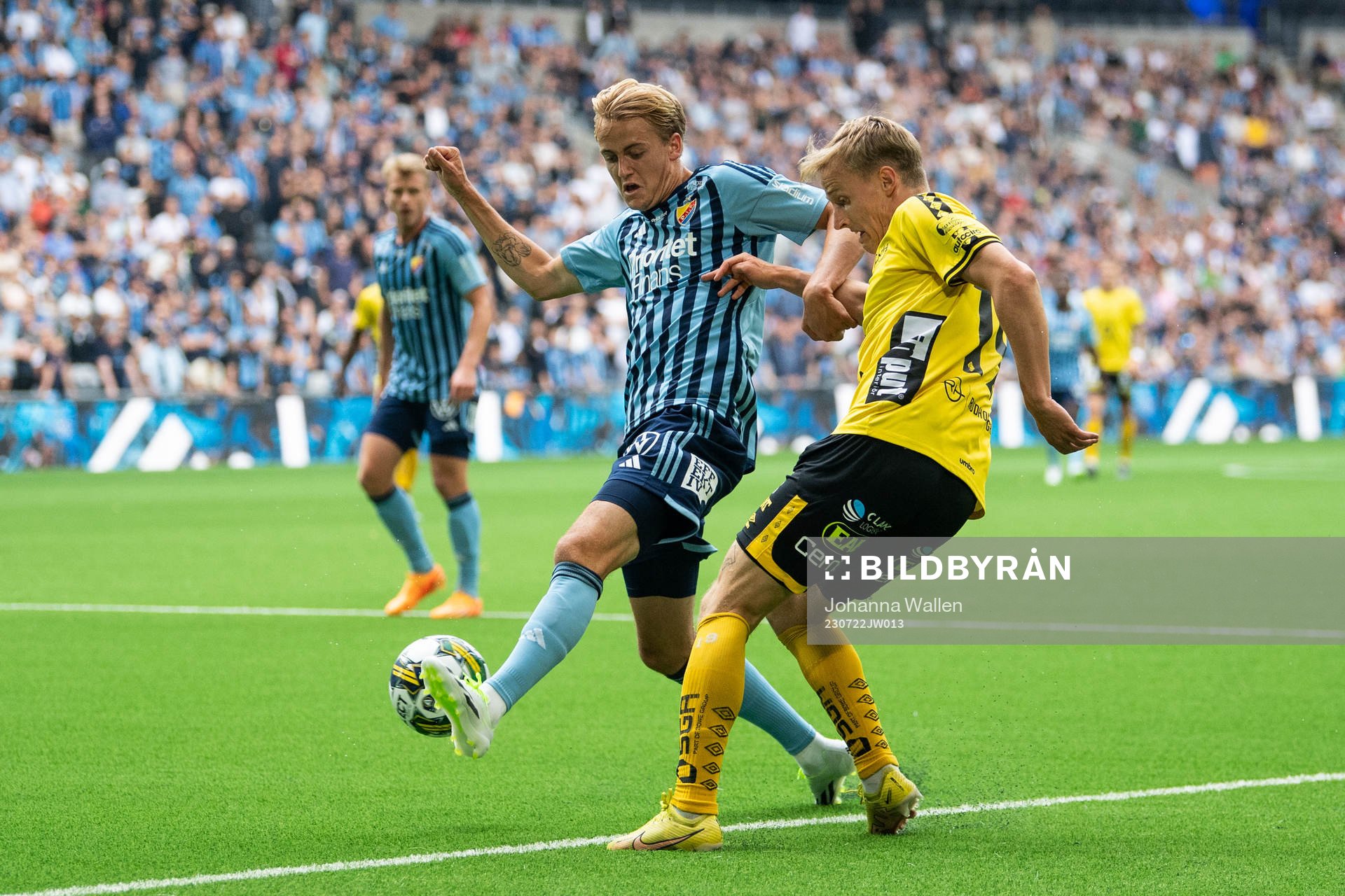 Djurgårdens Oskar Fallenius och Elfsborgs Jeppe Møldrup