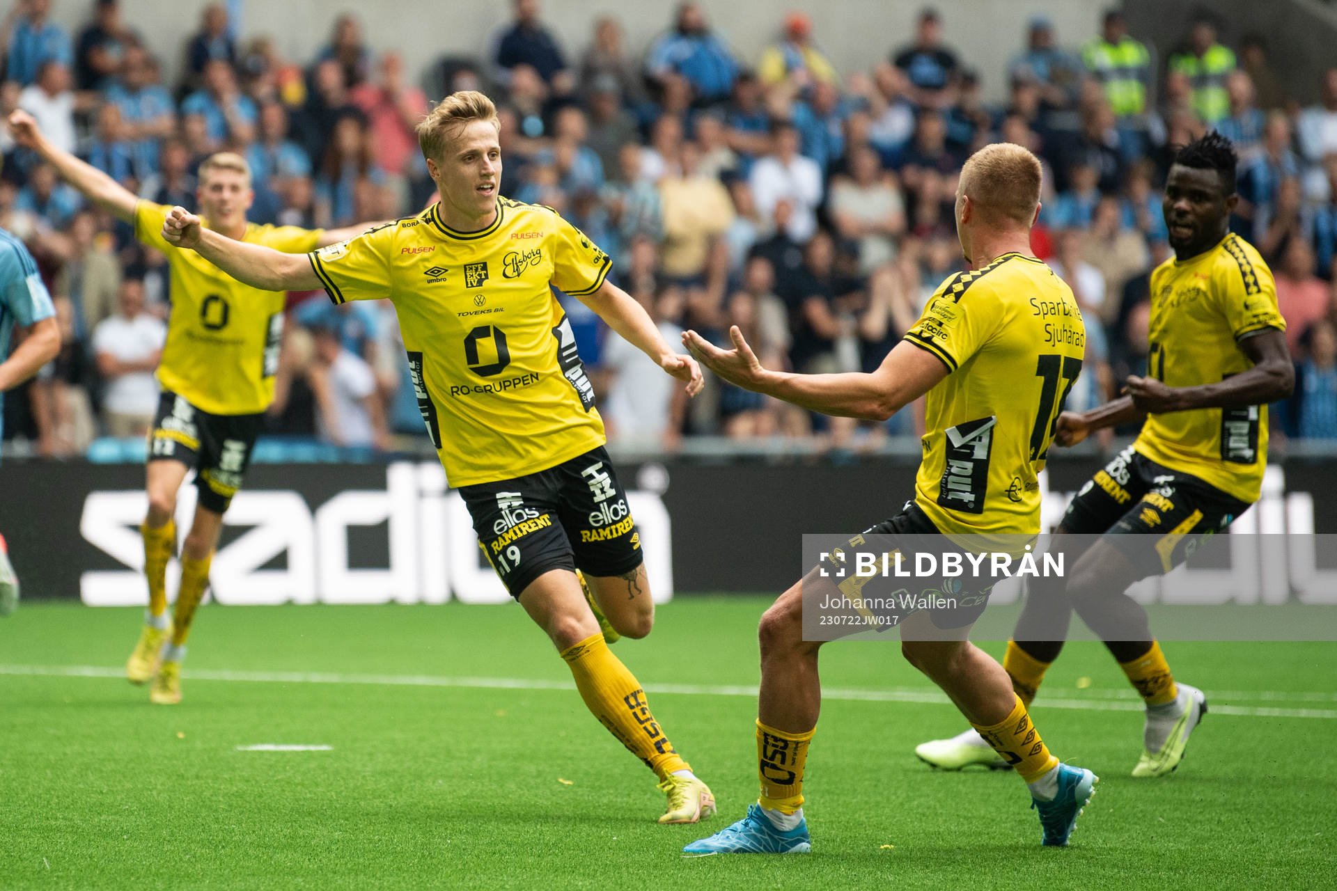 Elfsborgs Jeppe Møldrup Okkels och Per Frick jublar