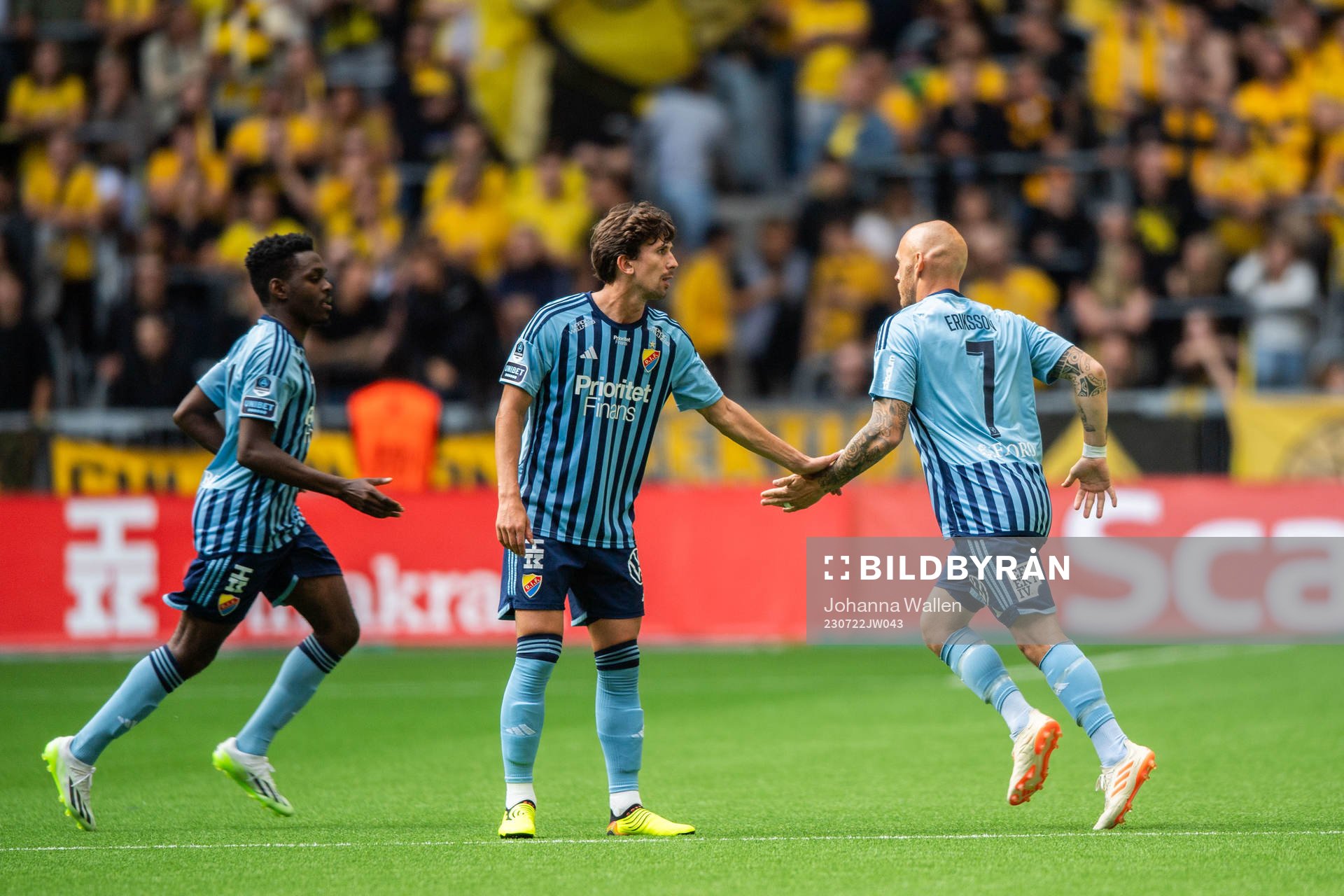 Djurgårdens Magnus Eriksson byts in