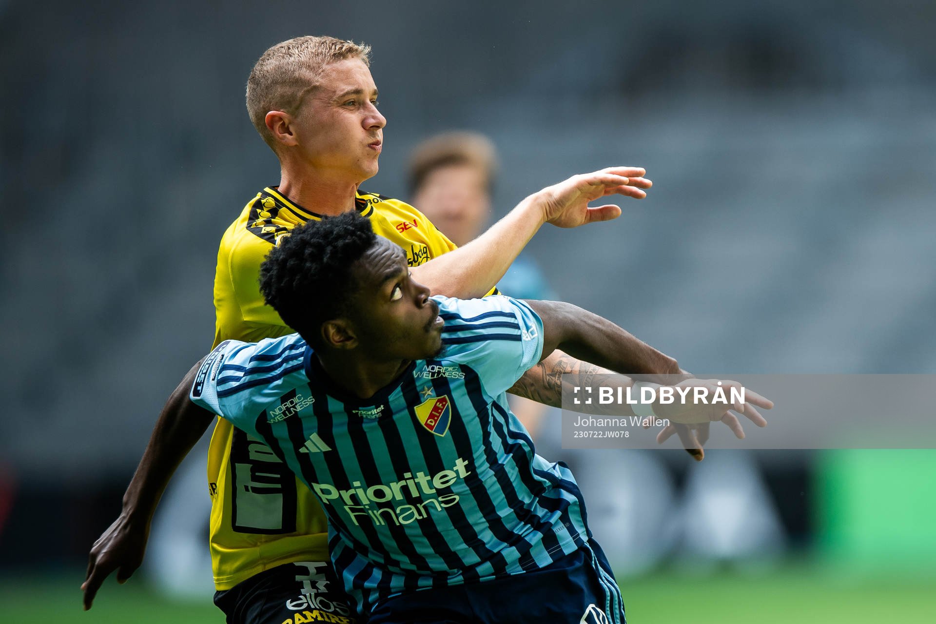 Elfsborgs Sebastian Holmen och Djurgårdens Joel Asoro