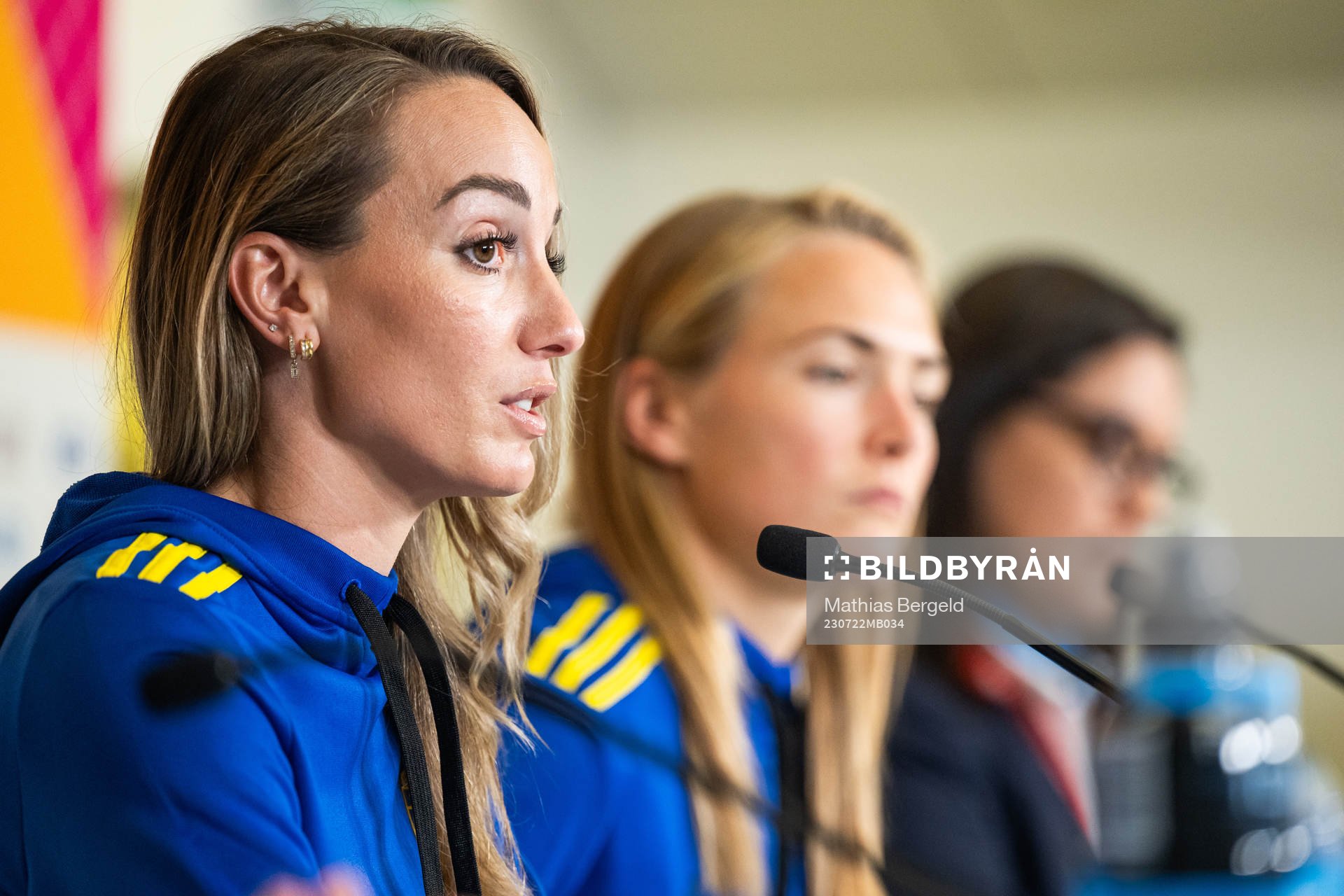 Kosovare Asllani and Magdalena Eriksson of the Swedish