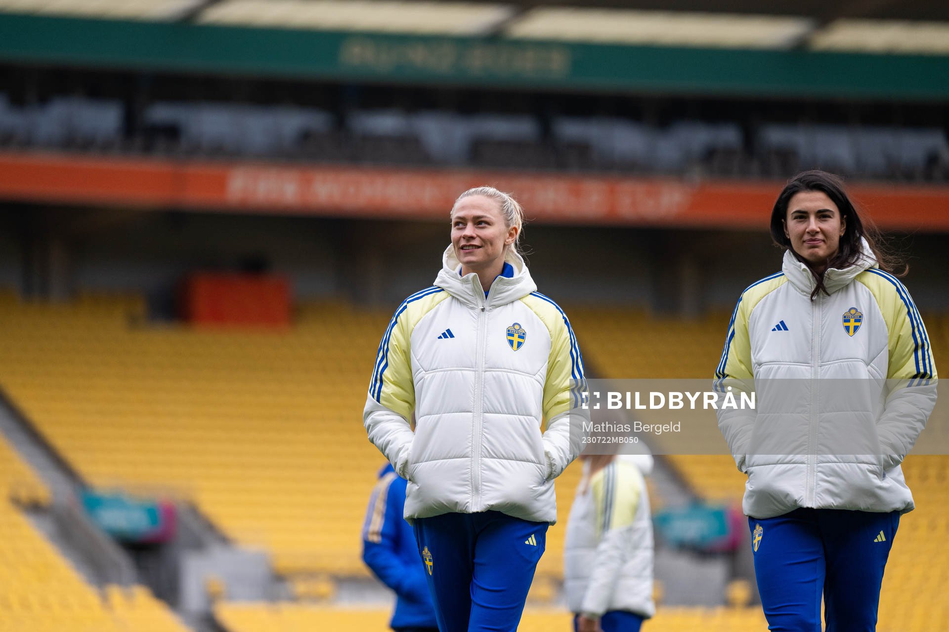 Fridolina Rolfö and goalkeeper Zecira Musovic of the Swedish women's national football team at a pitch familiarization during the FIFA Women's World Cup on July 22, 2023 in Wellington.