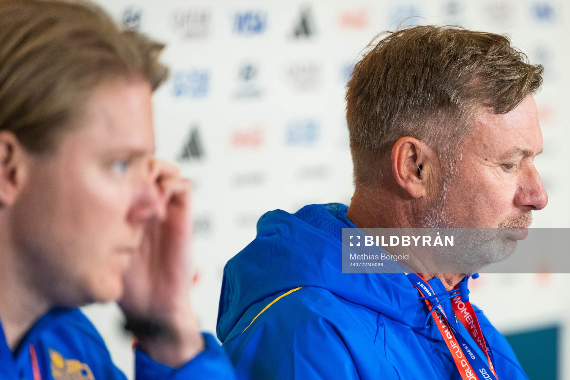 Press officer Fredrik Madestam and head coach Peter