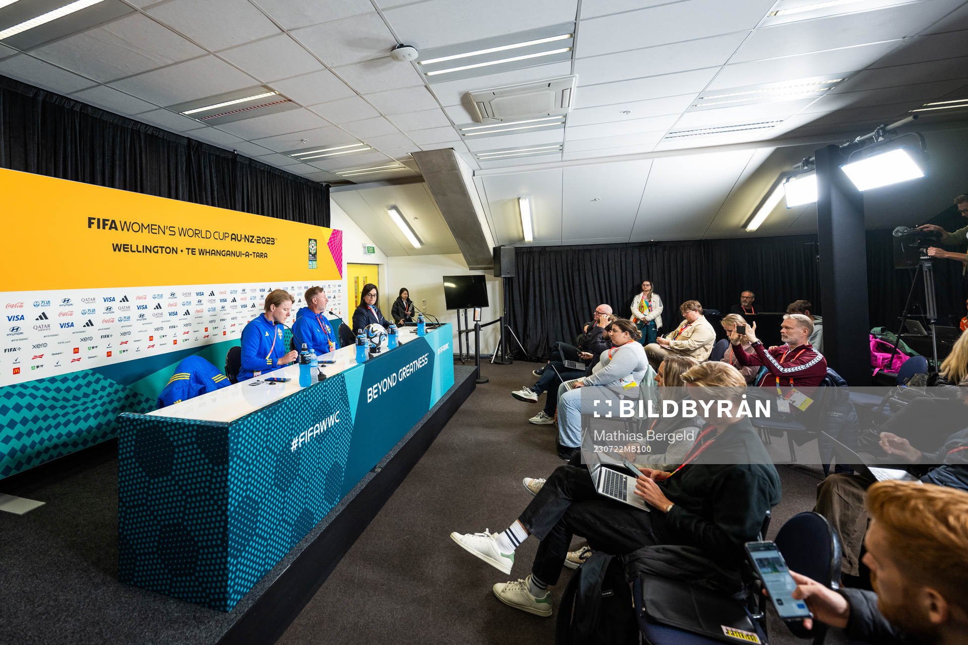 Press officer Fredrik Madestam and head coach Peter