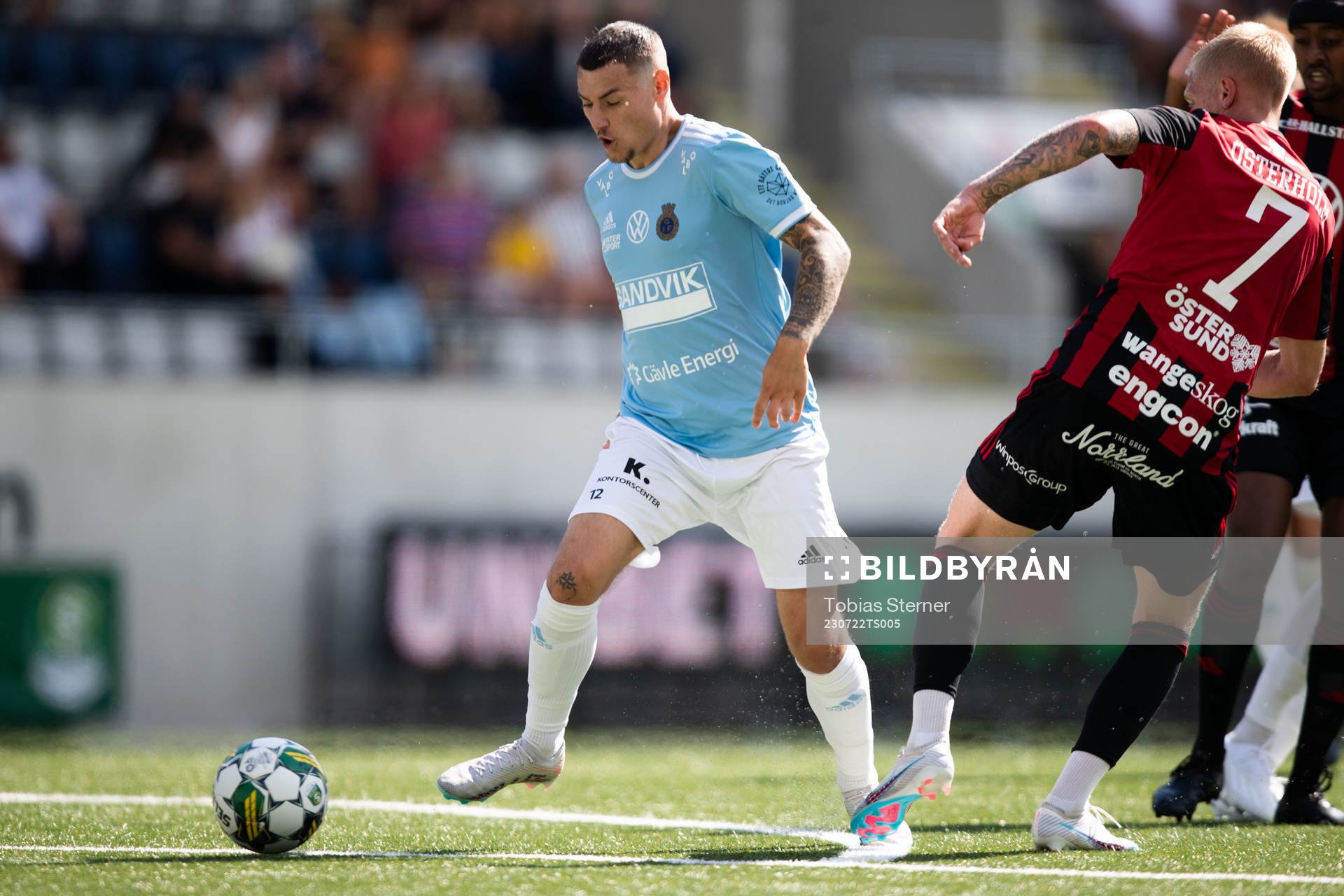 Gefles Adrian Edqvist och Östersunds Andre Österholm