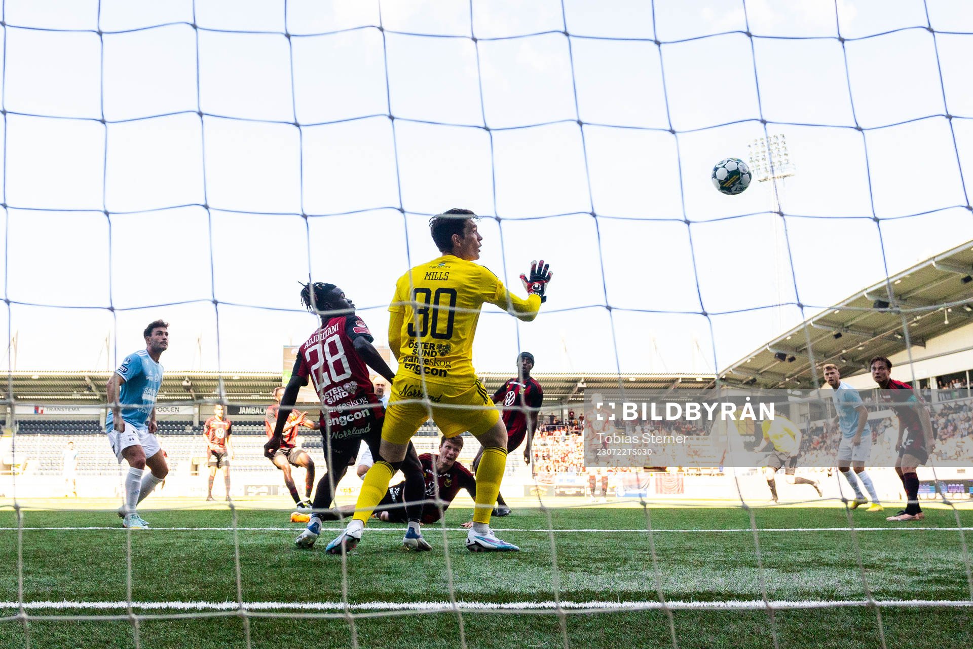 Gefles Oscar Lundin gör 1-2 bakom Östersunds Andrew