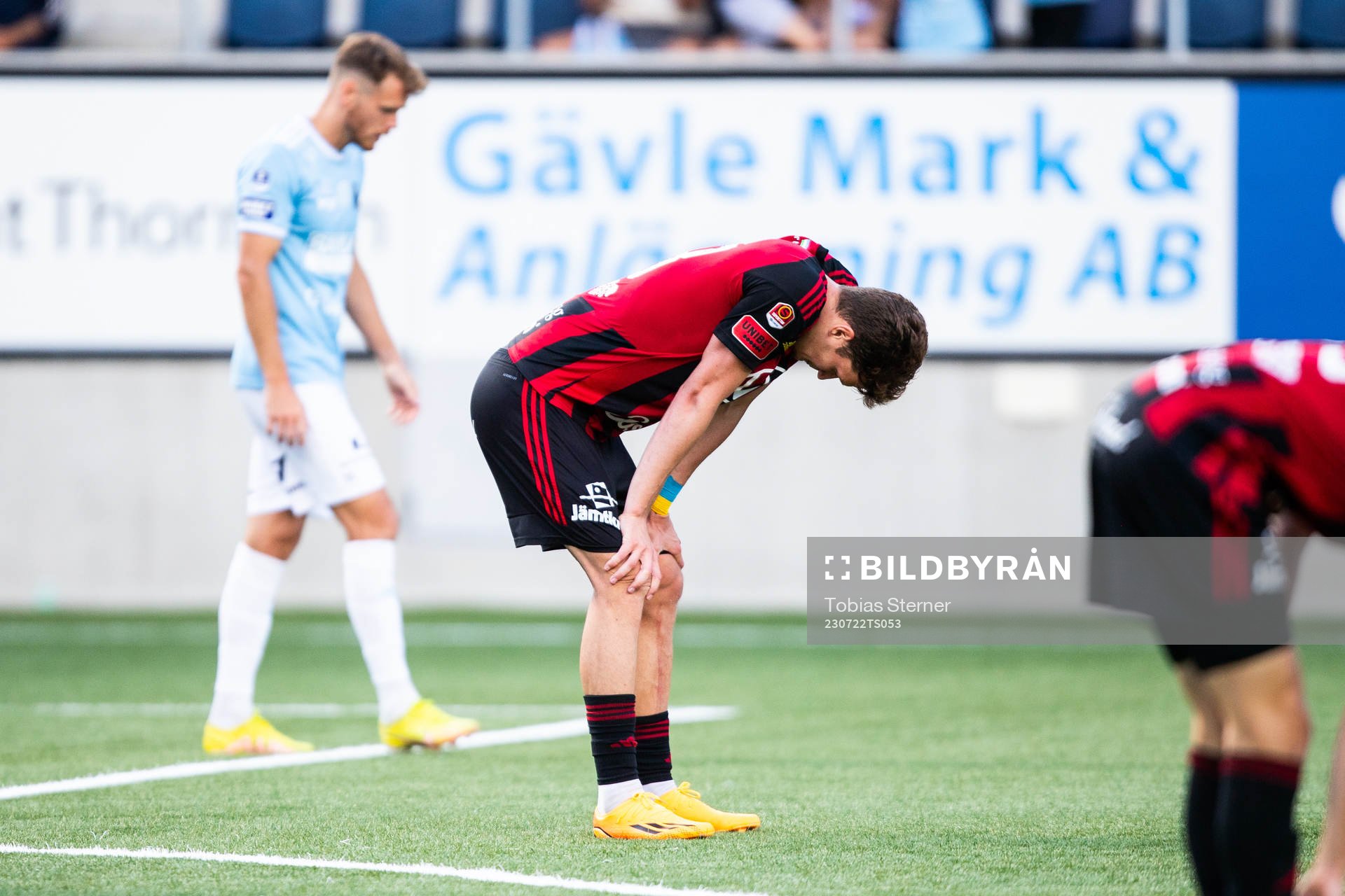 Östersunds Myroslav Mazur deppar