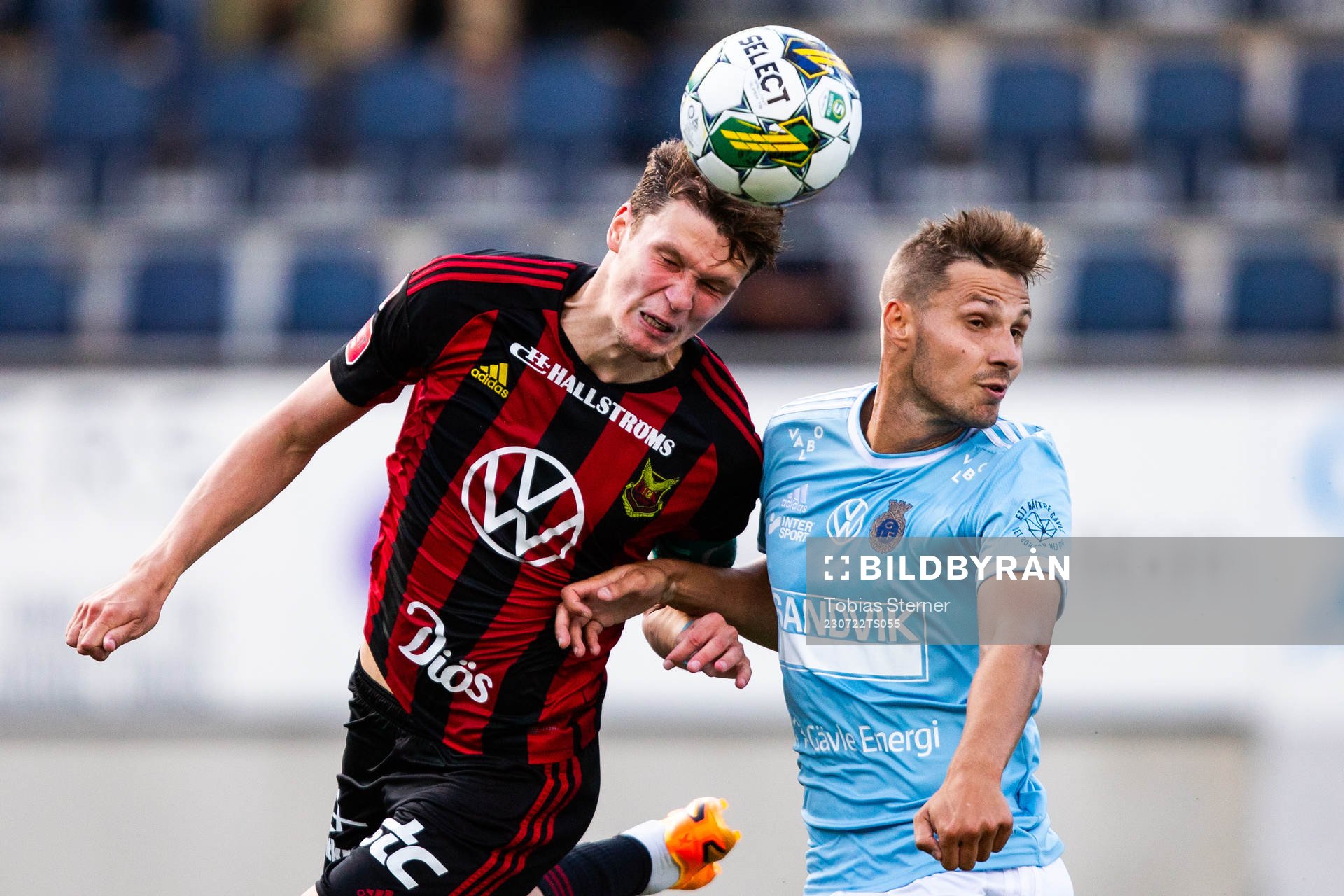 Östersunds Myroslav Mazur och Gefles Adrian Edqvist