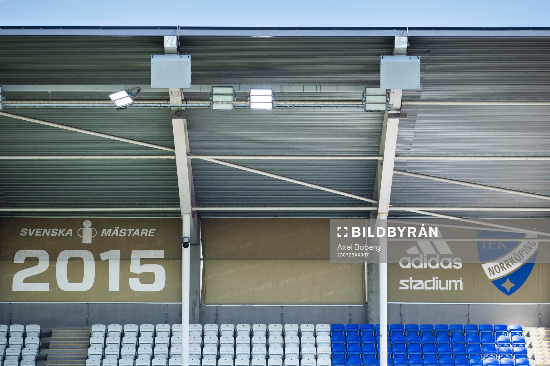 Läktaren på Platinumcars Arena
