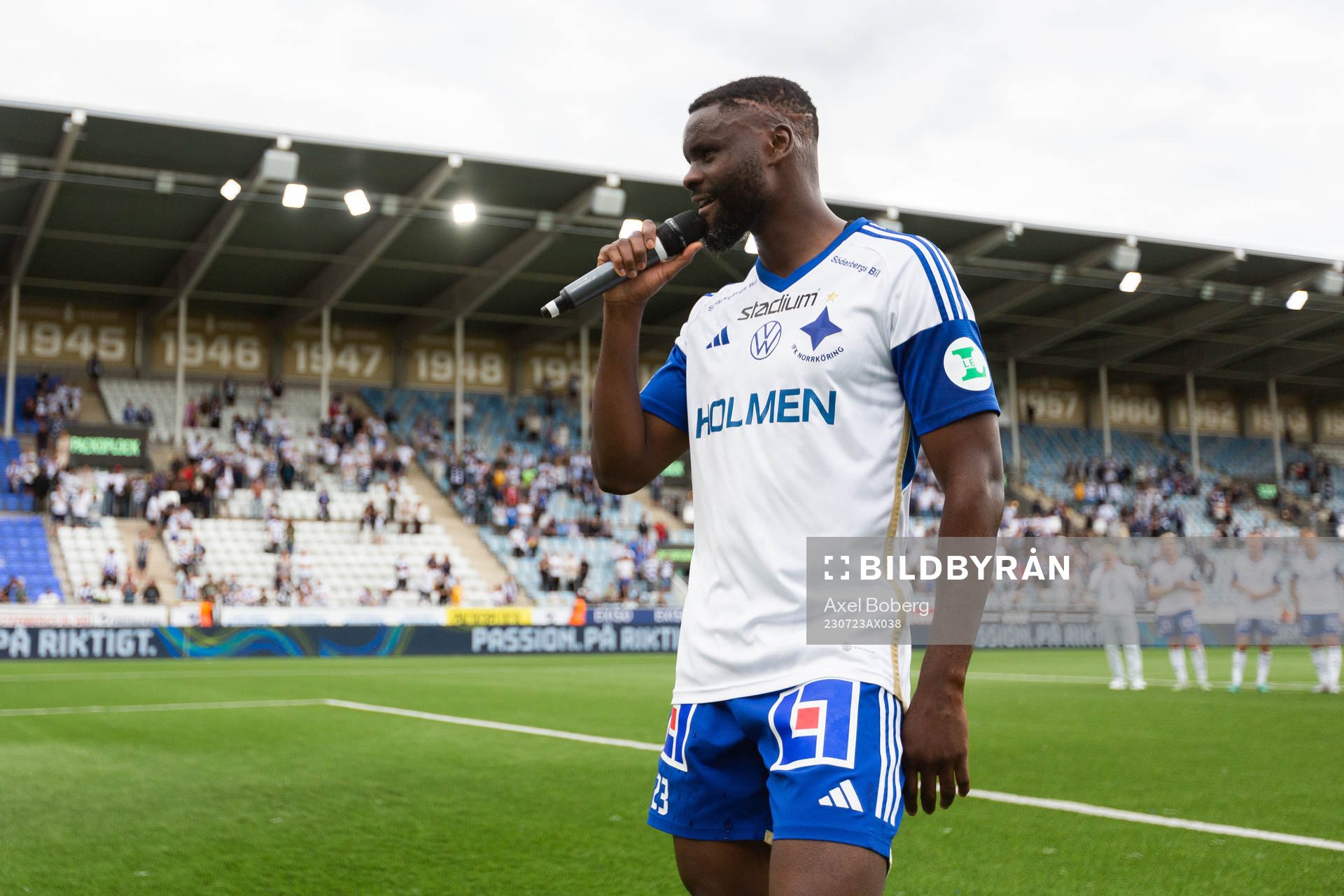 IFK Norrköpings Maic Sema jublar efter fotbollsmatchen i Allsvenskan mellan IFK Norrköping och Degerfors den 23 juli 2023 i Norrköping. 