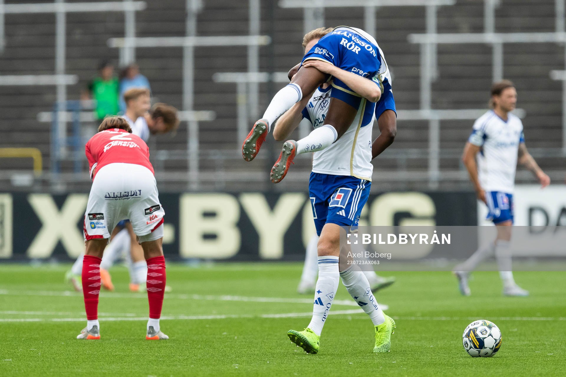 IFK Norrköpings Maic Sema blir ivägburen
