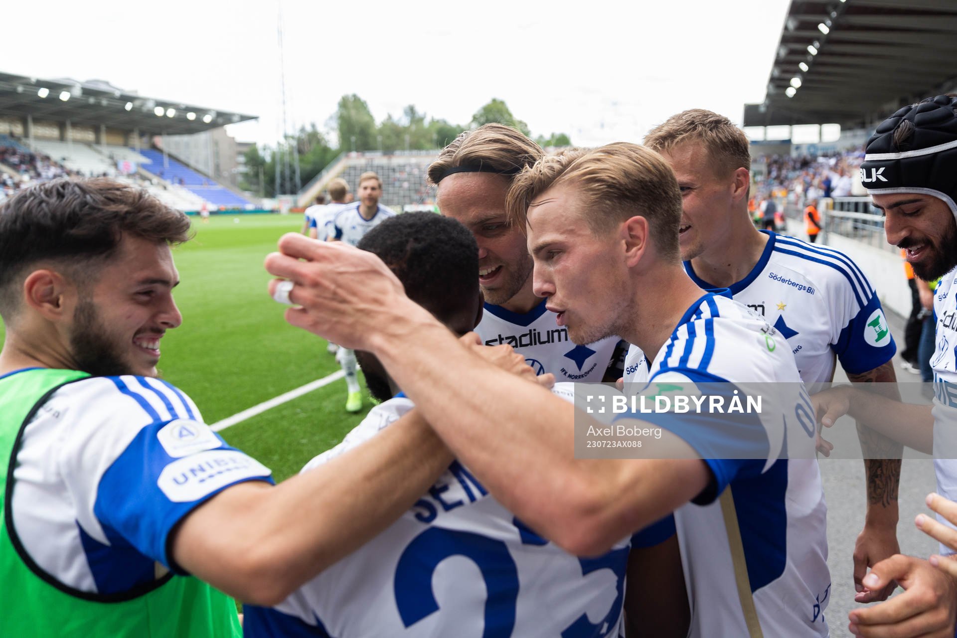 IFK Norrköpings Jacob Ortmark jublar med Maic Sema
