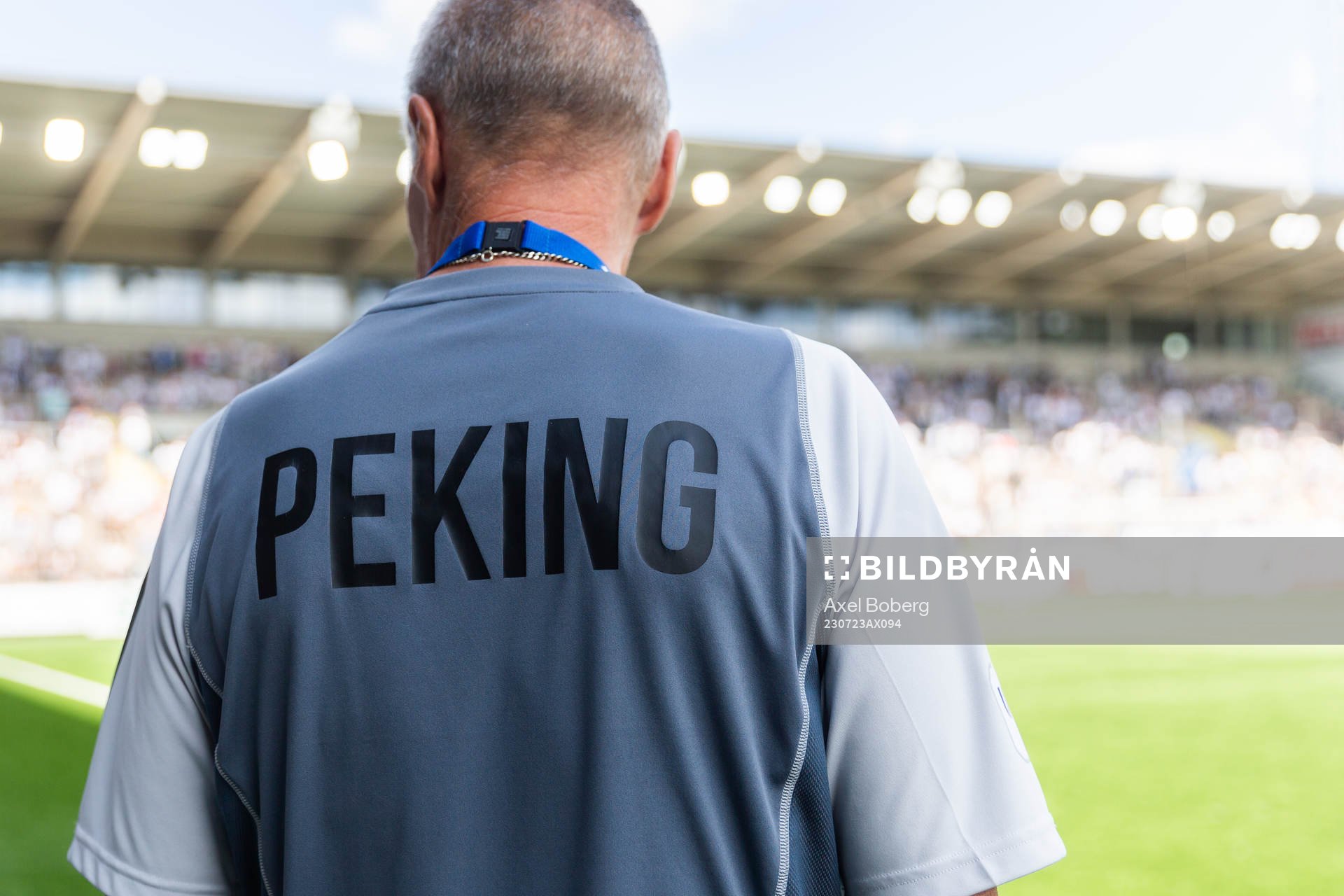 En rygg med texten ”Peking”
