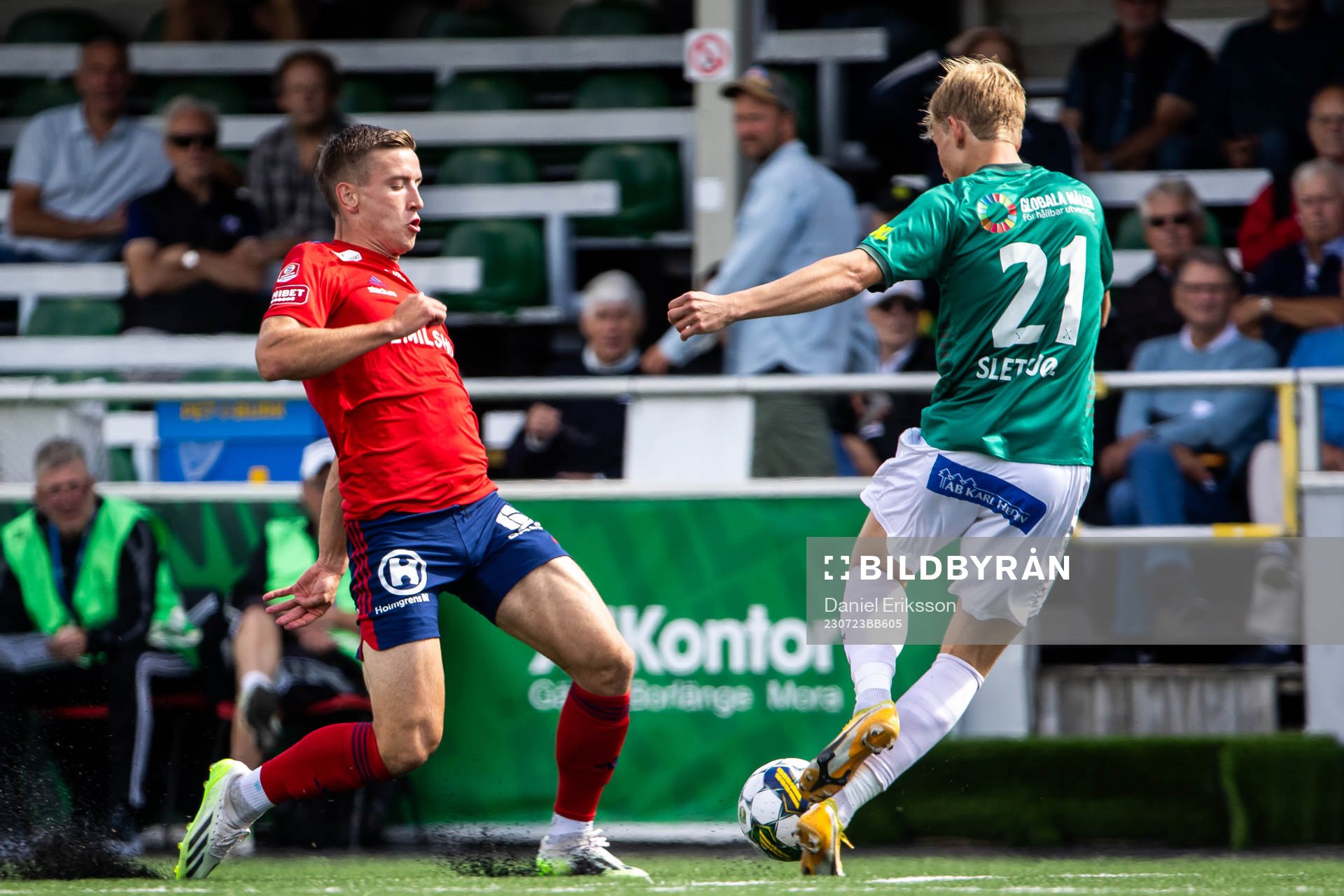 Östers Runar Thor Sigurgeirsson och Brages Henry Sletsjøe