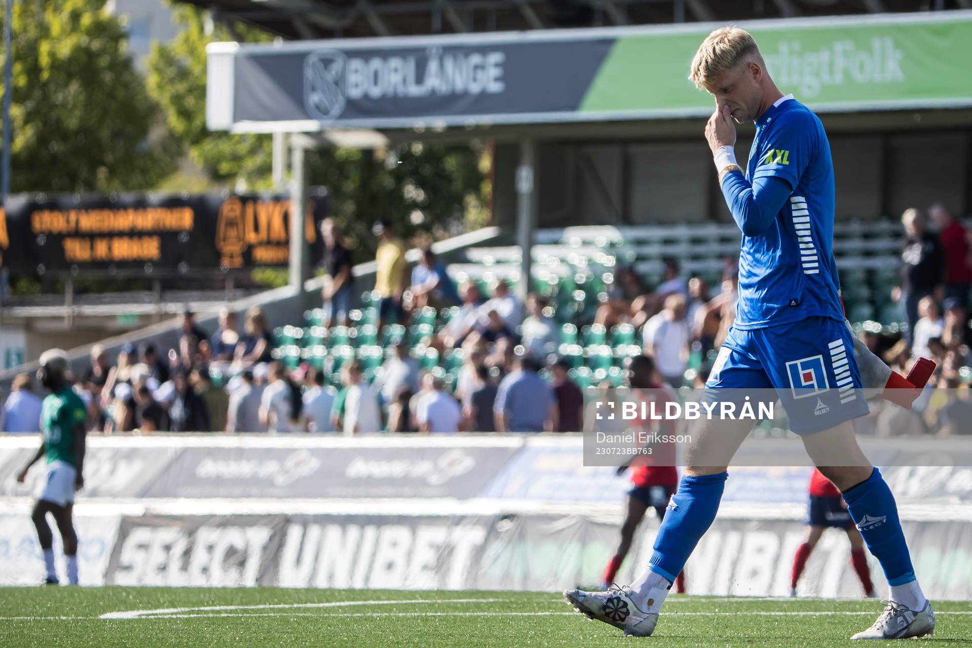 Brages målvakt Viktor Frodig deppar