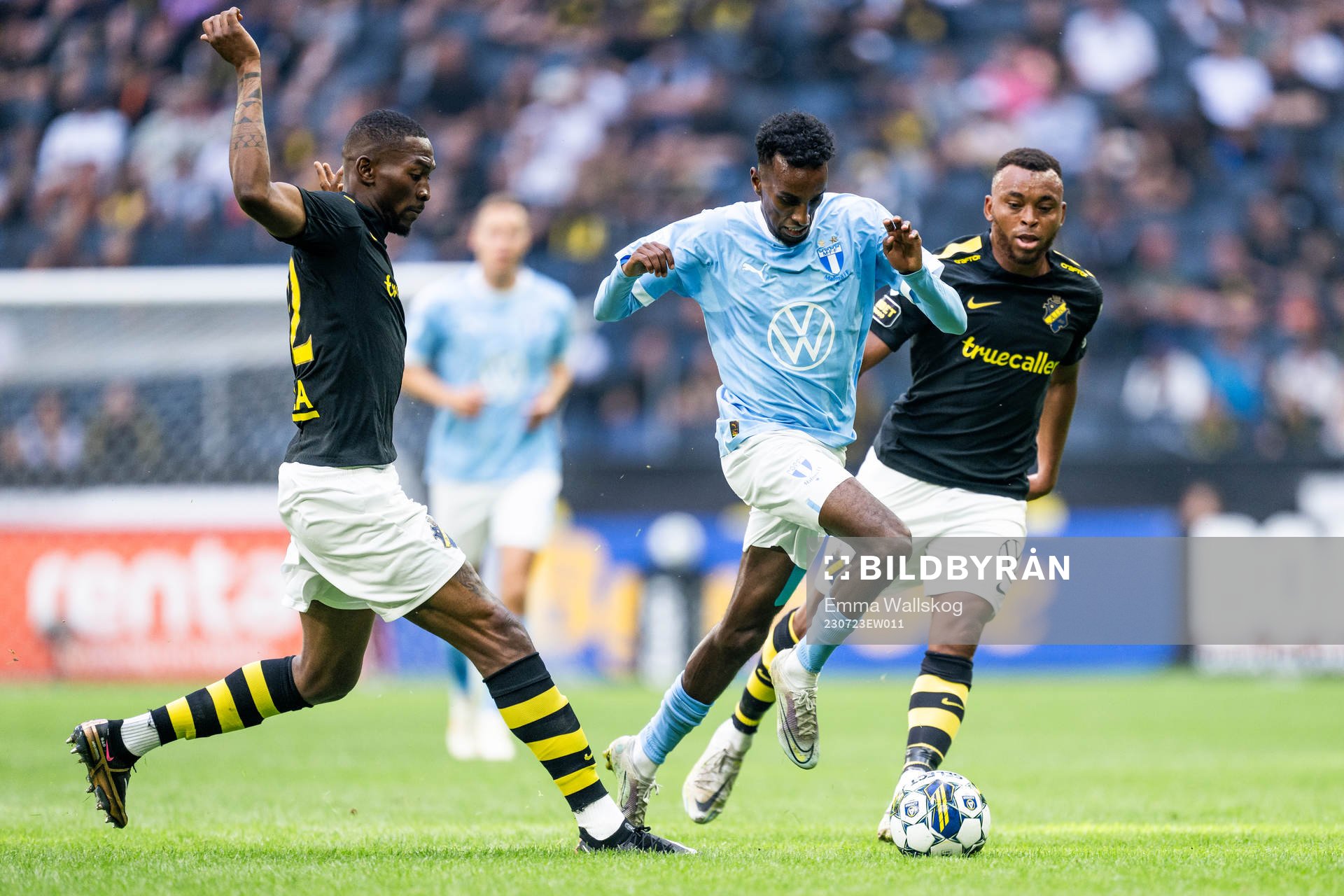 AIKs Aboubakar Keita och Abdussalam Magashy mot Malmö FFs