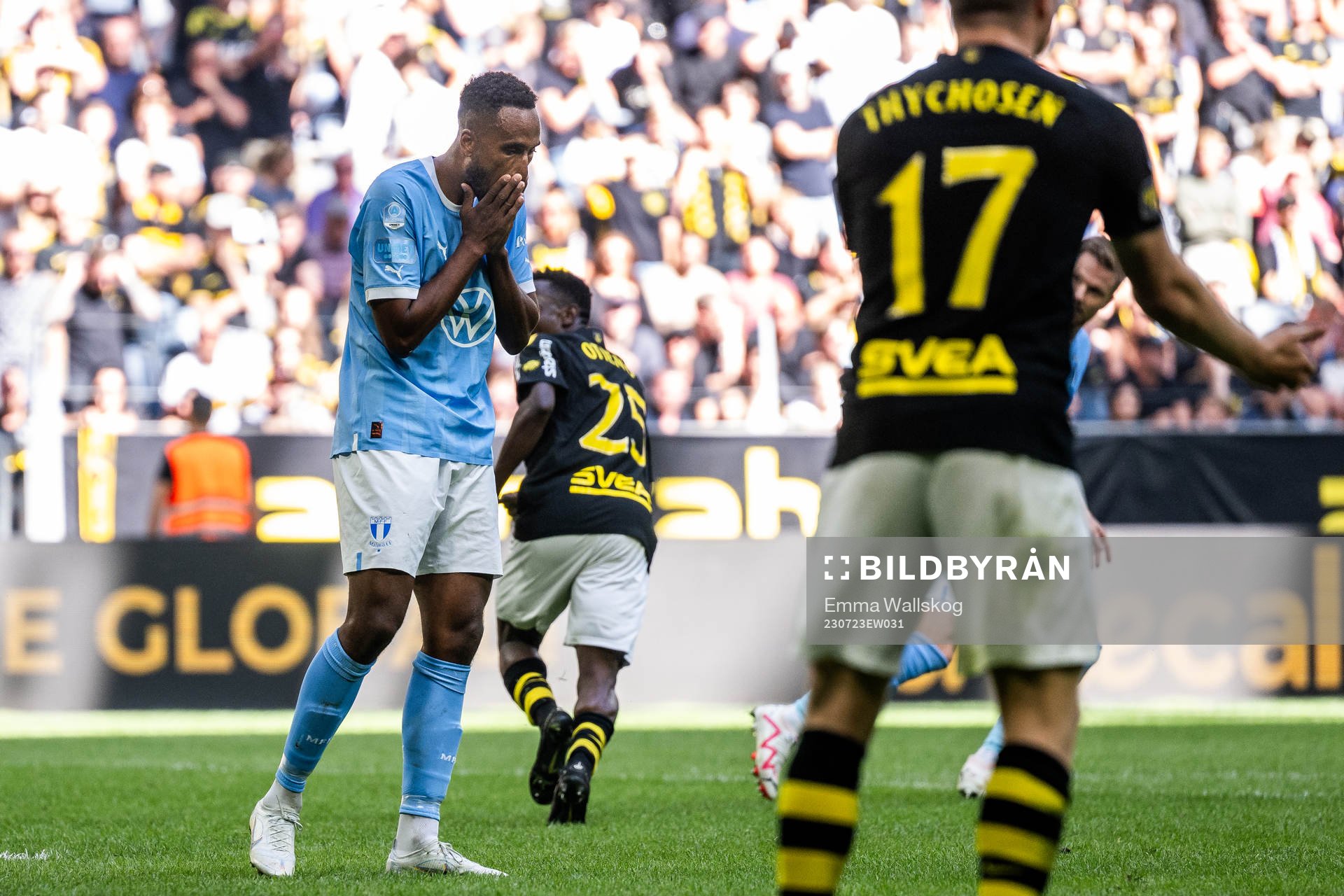 Malmö FFs Isaac Kiese Thelin deppar